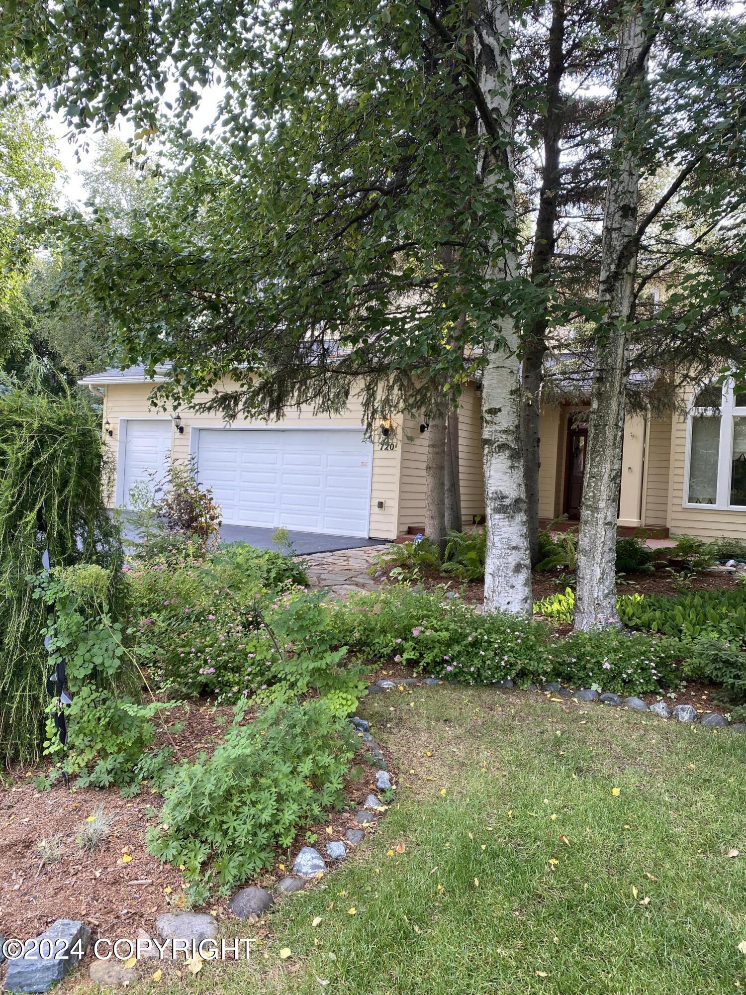 720 Botanical Heights Circle