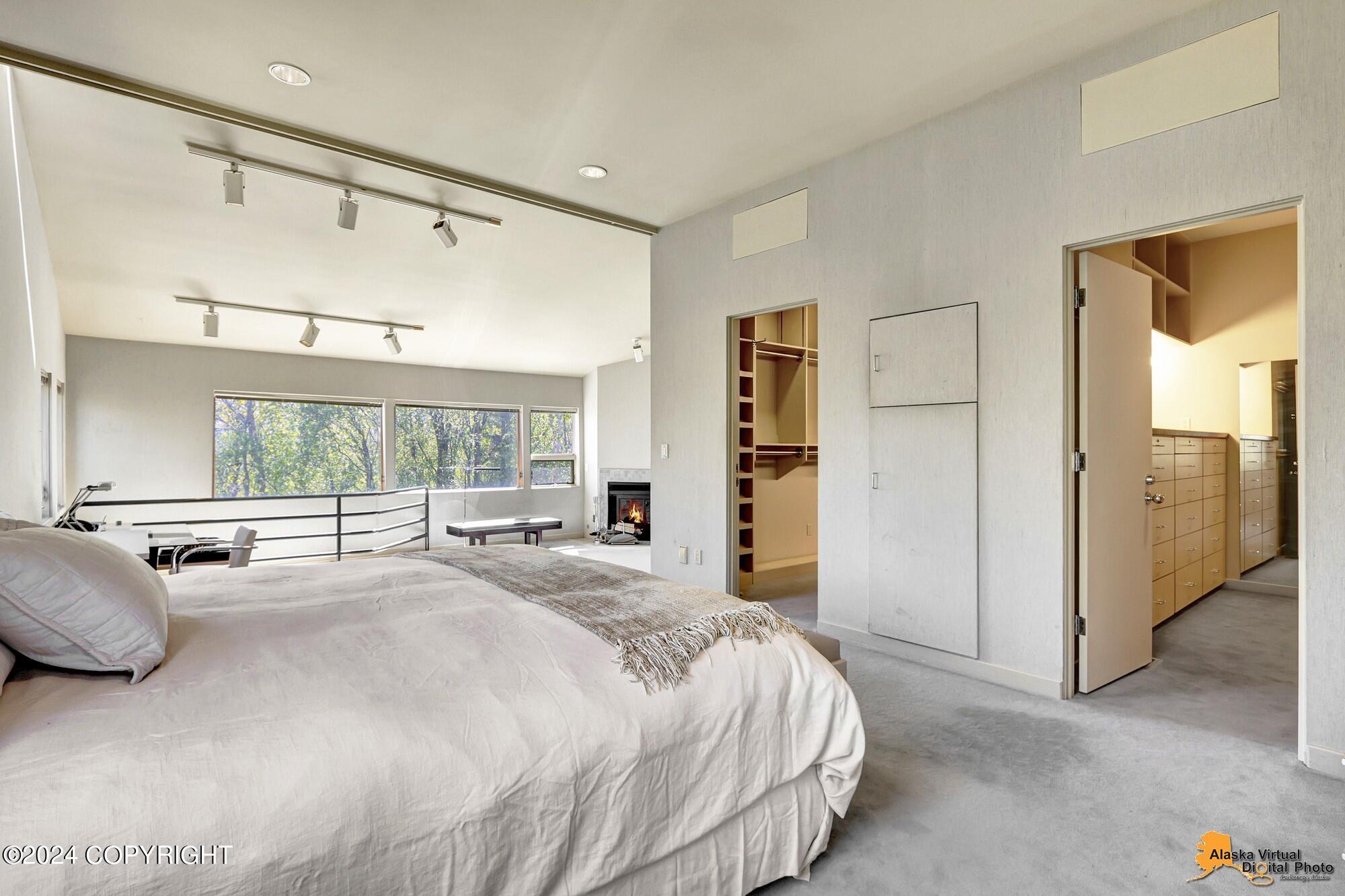 6960 W Dimond Boulevard