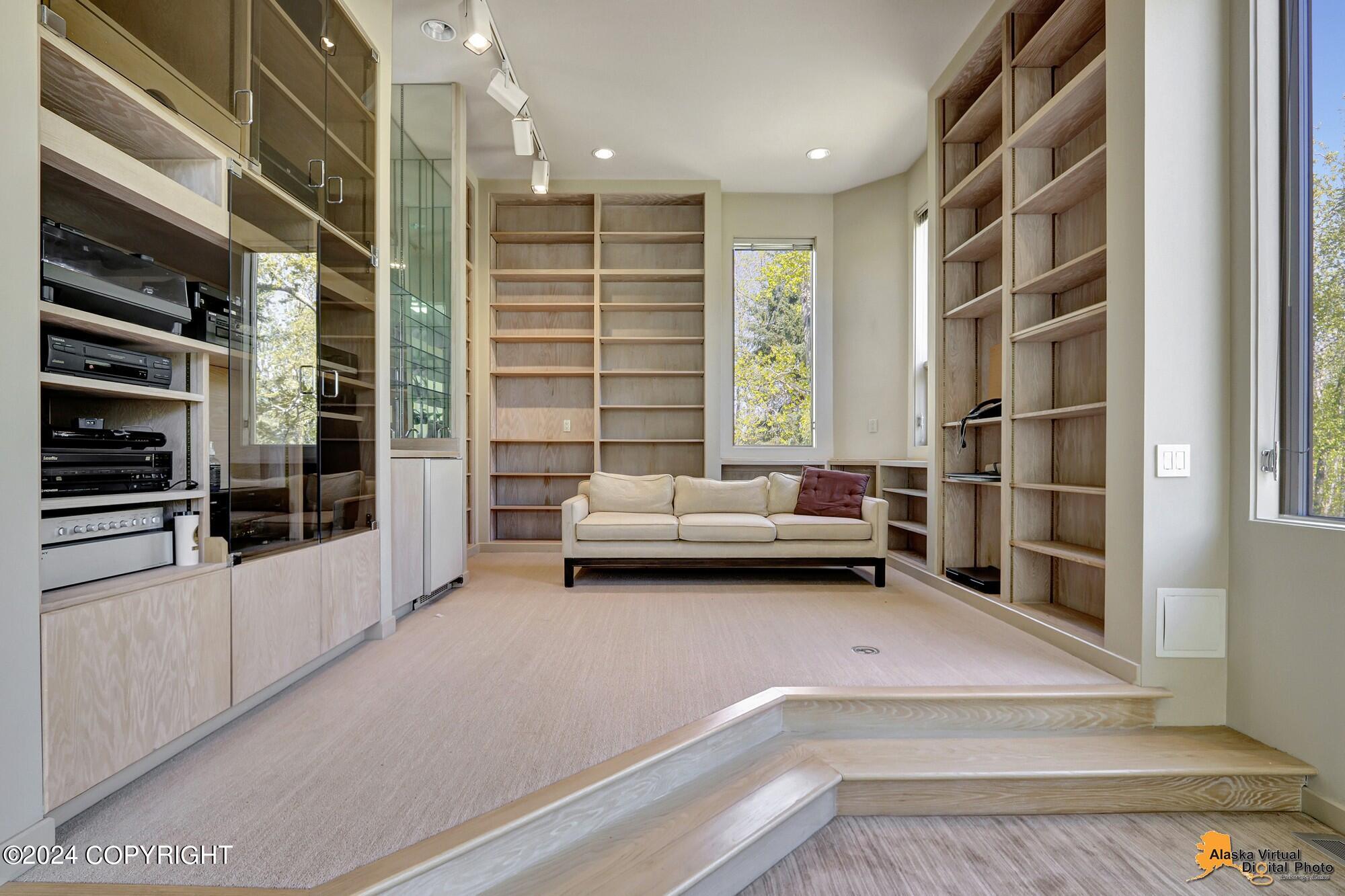 6960 W Dimond Boulevard