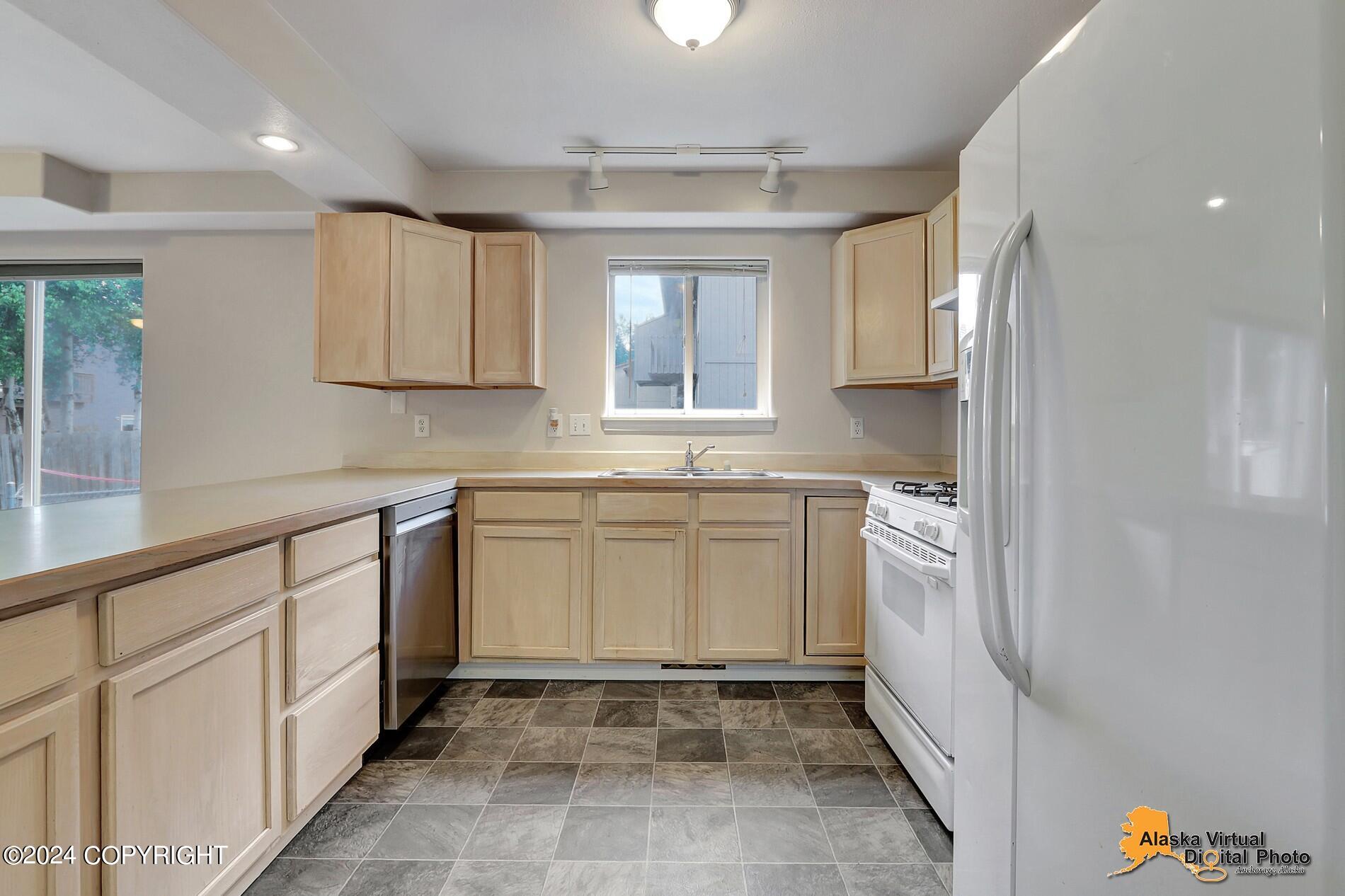 2031 E 75th Avenue # B Unit: #B
