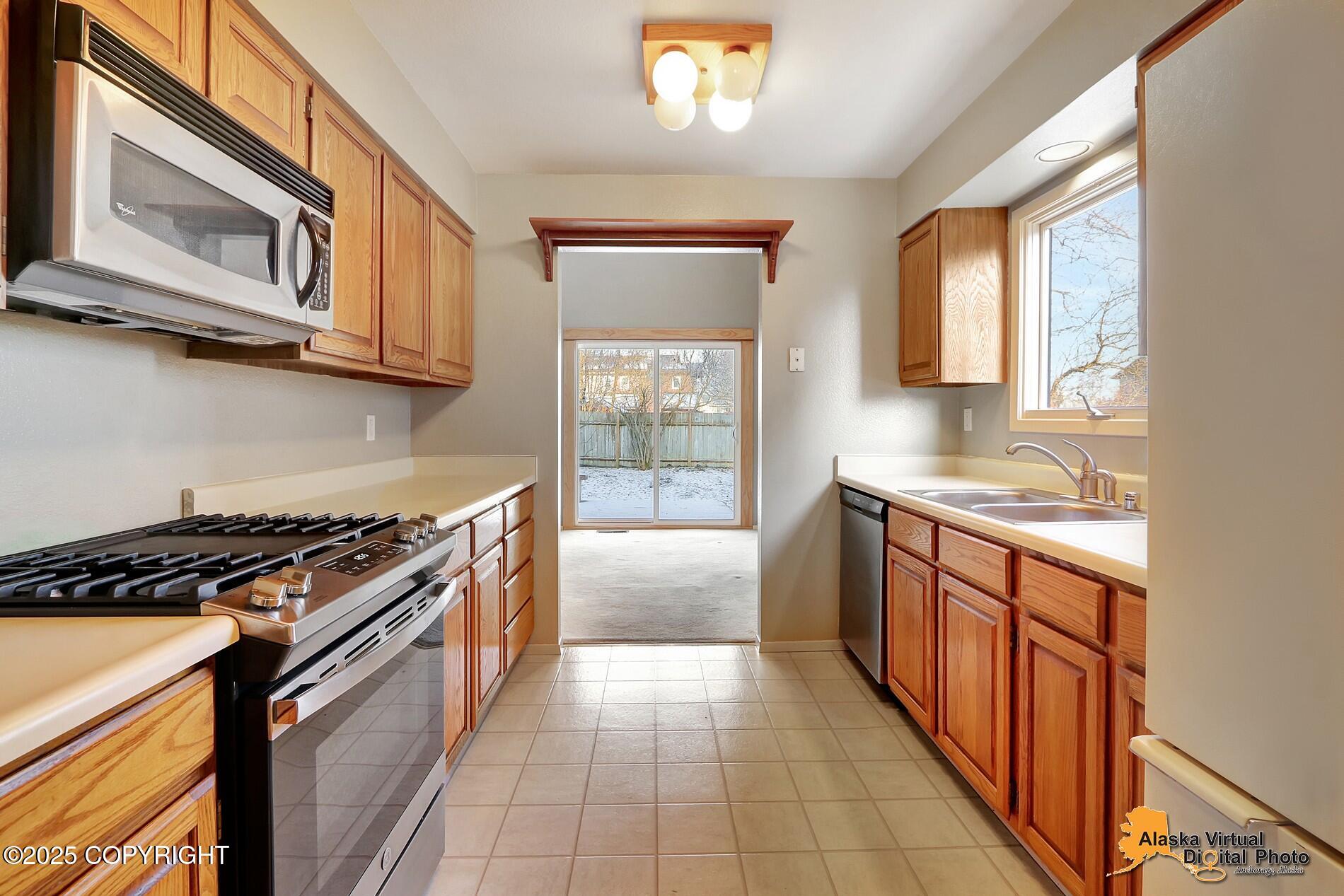 3249 Wiley Post Loop