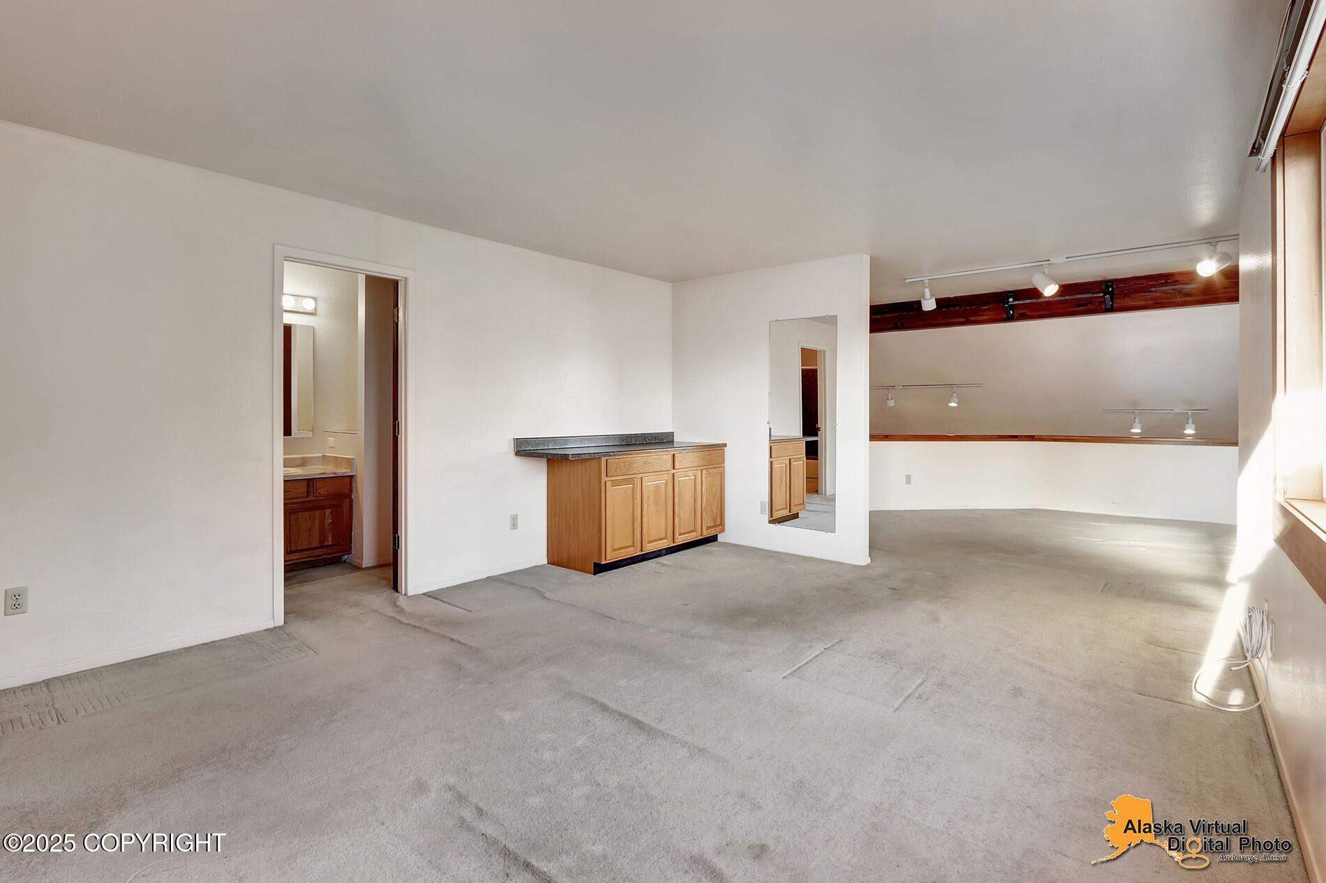 3249 Wiley Post Loop