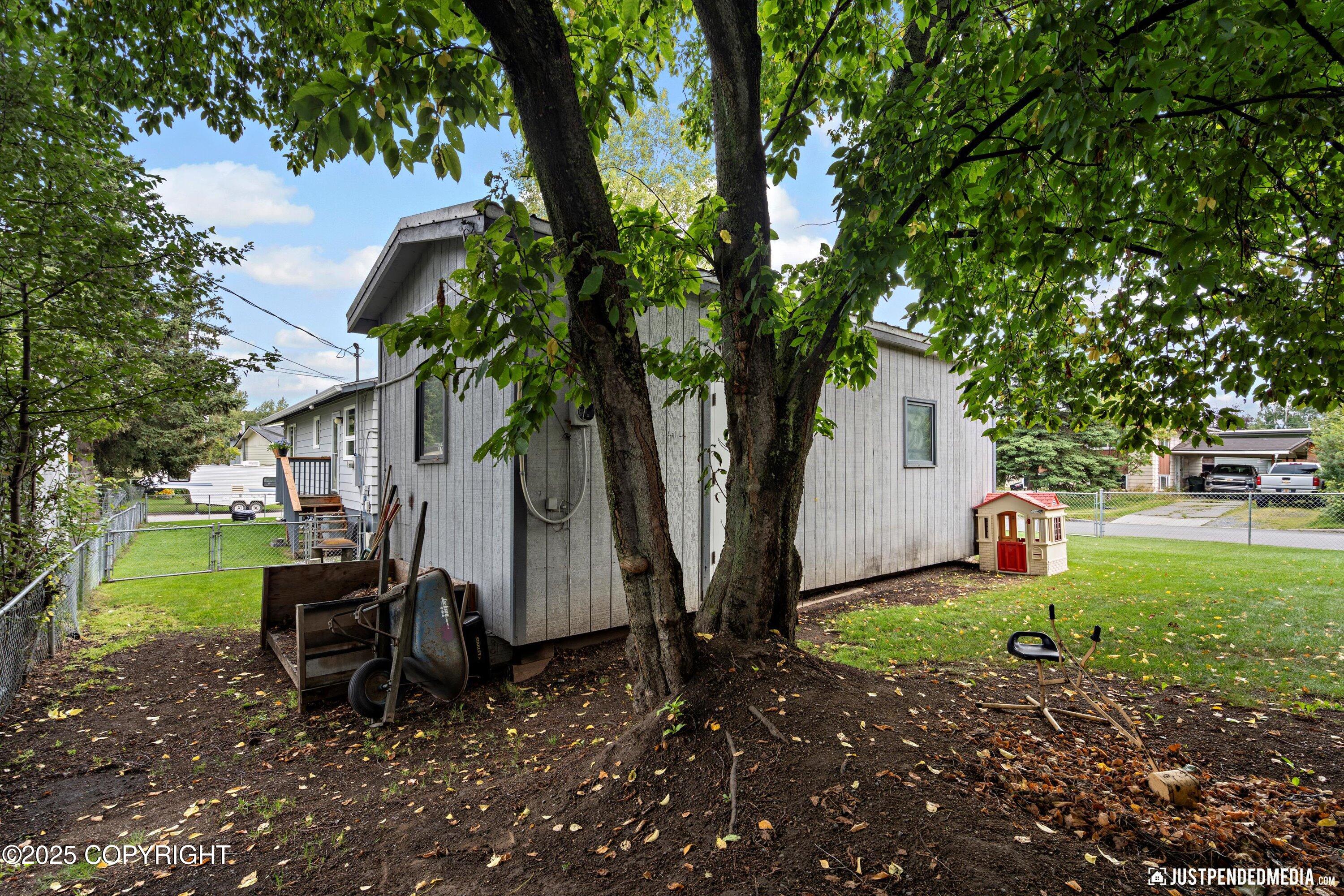 4006 Gilmore Court