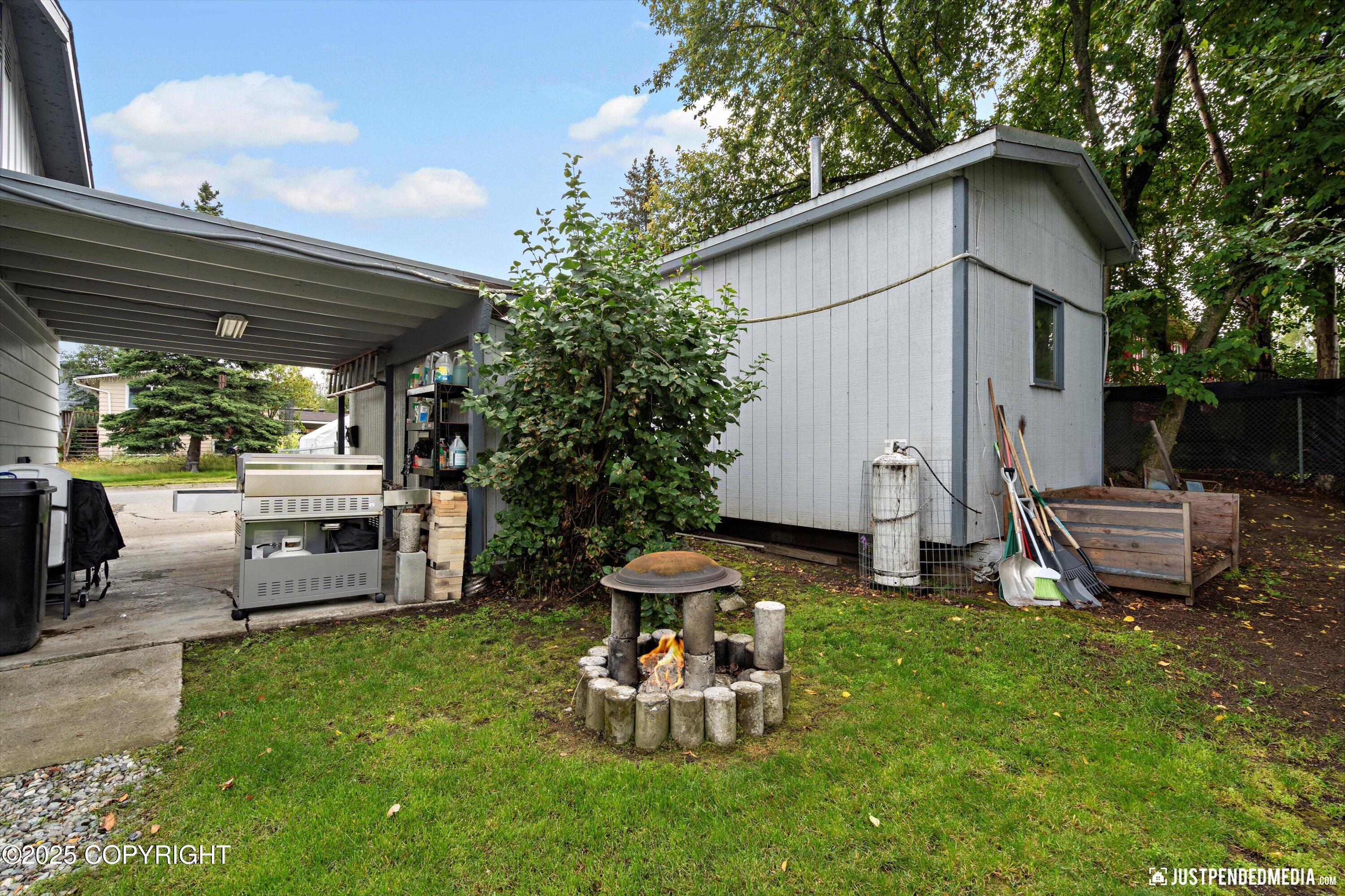 4006 Gilmore Court