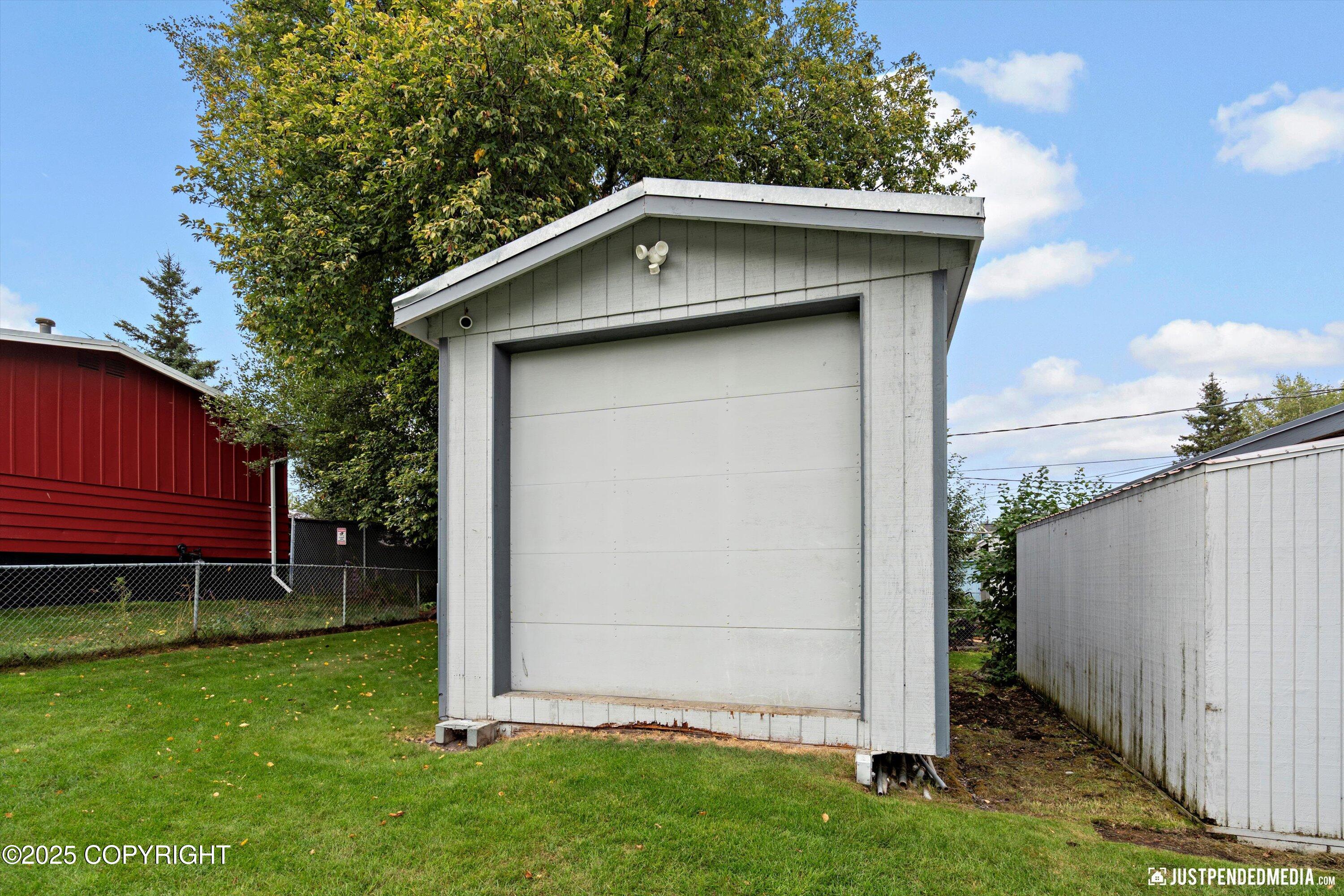 4006 Gilmore Court