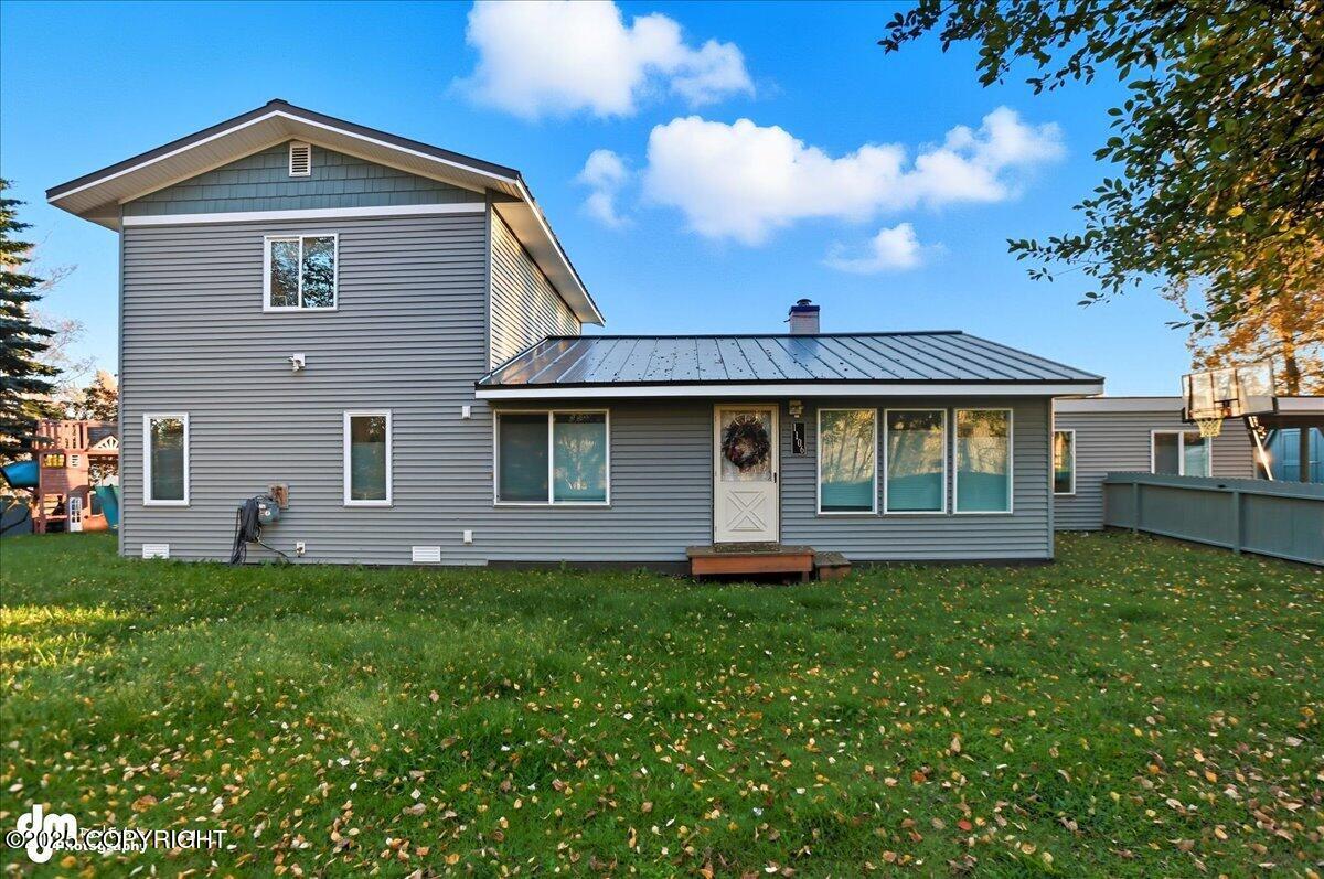 1106 W 54th Avenue