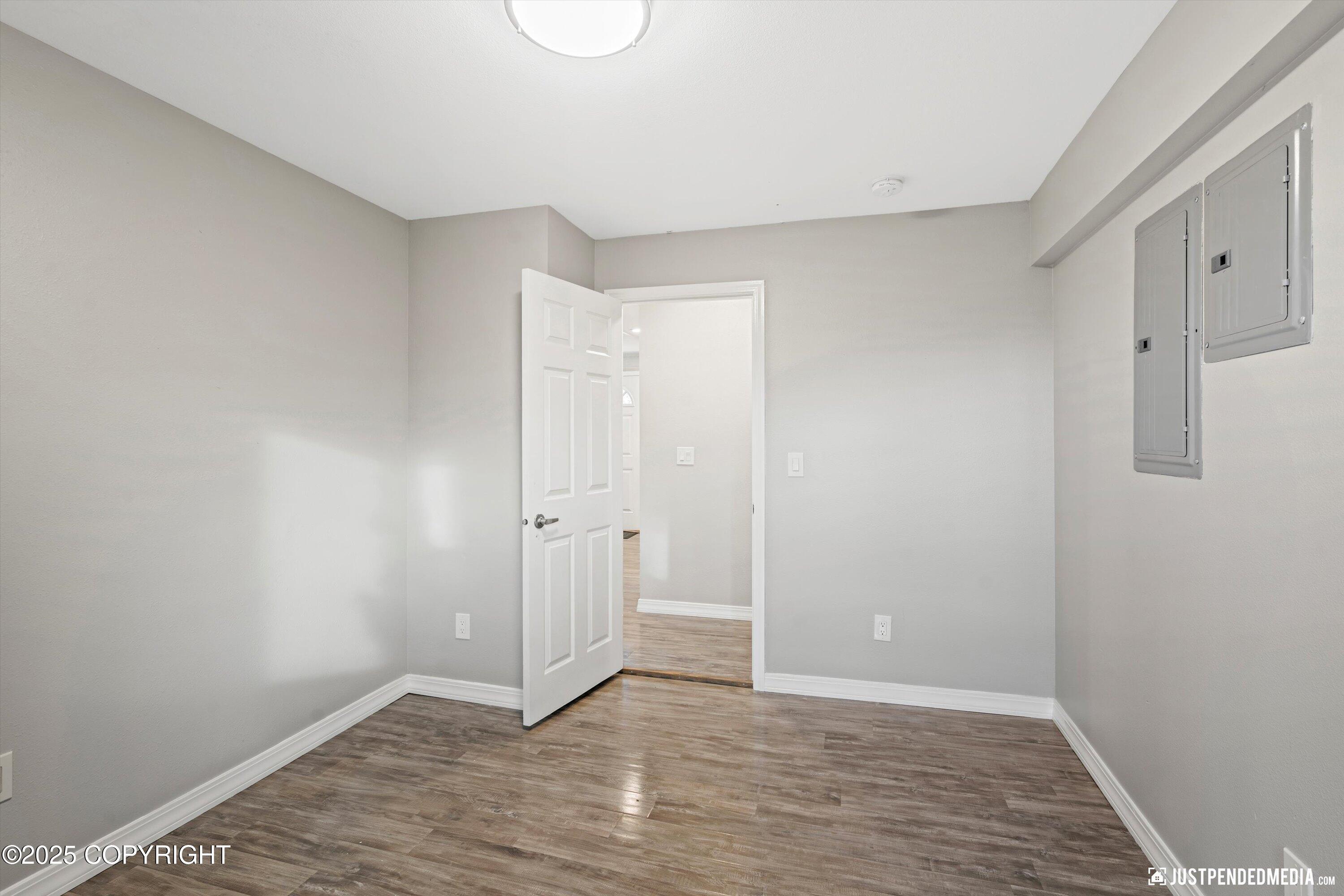 1106 W 54th Avenue