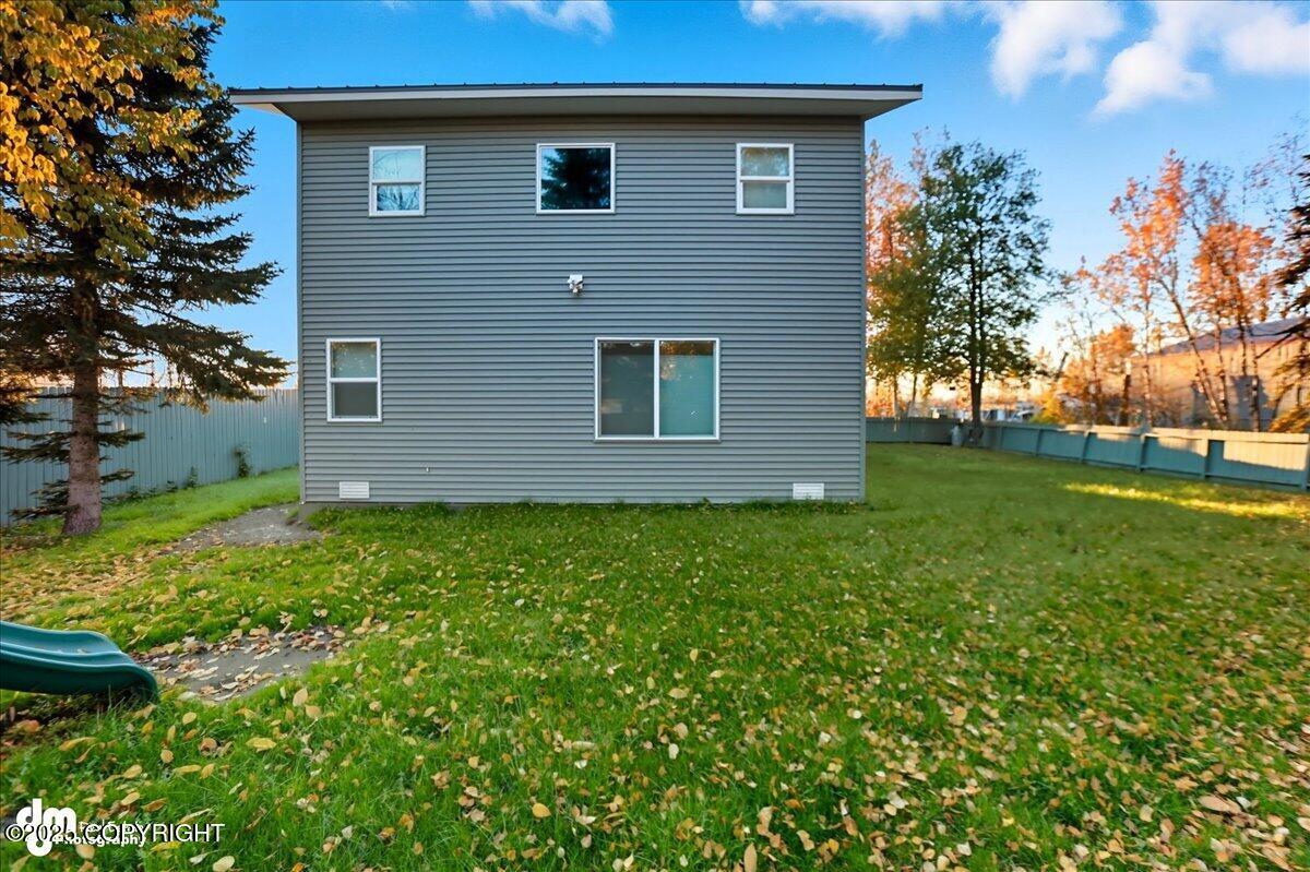 1106 W 54th Avenue