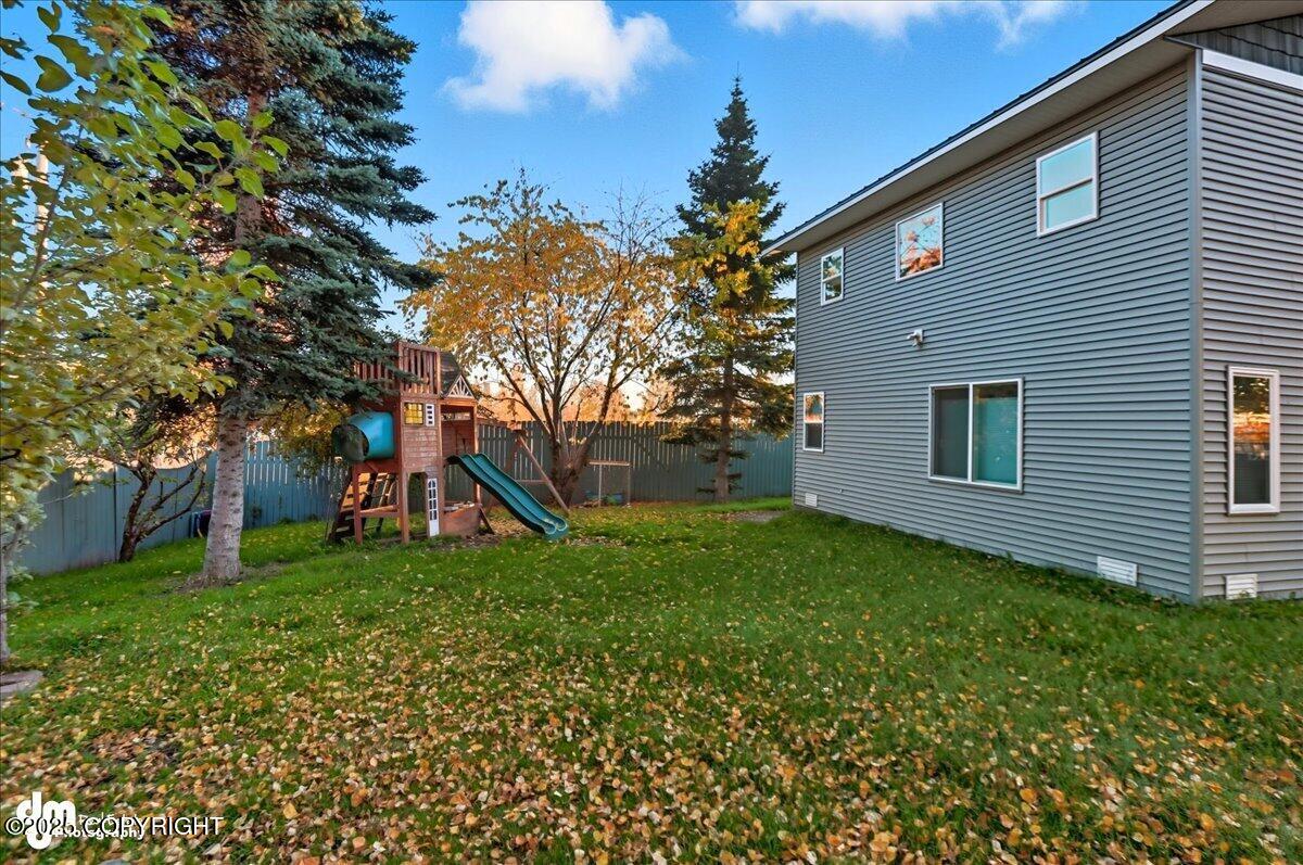 1106 W 54th Avenue