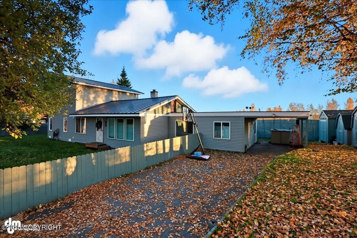 1106 W 54th Avenue