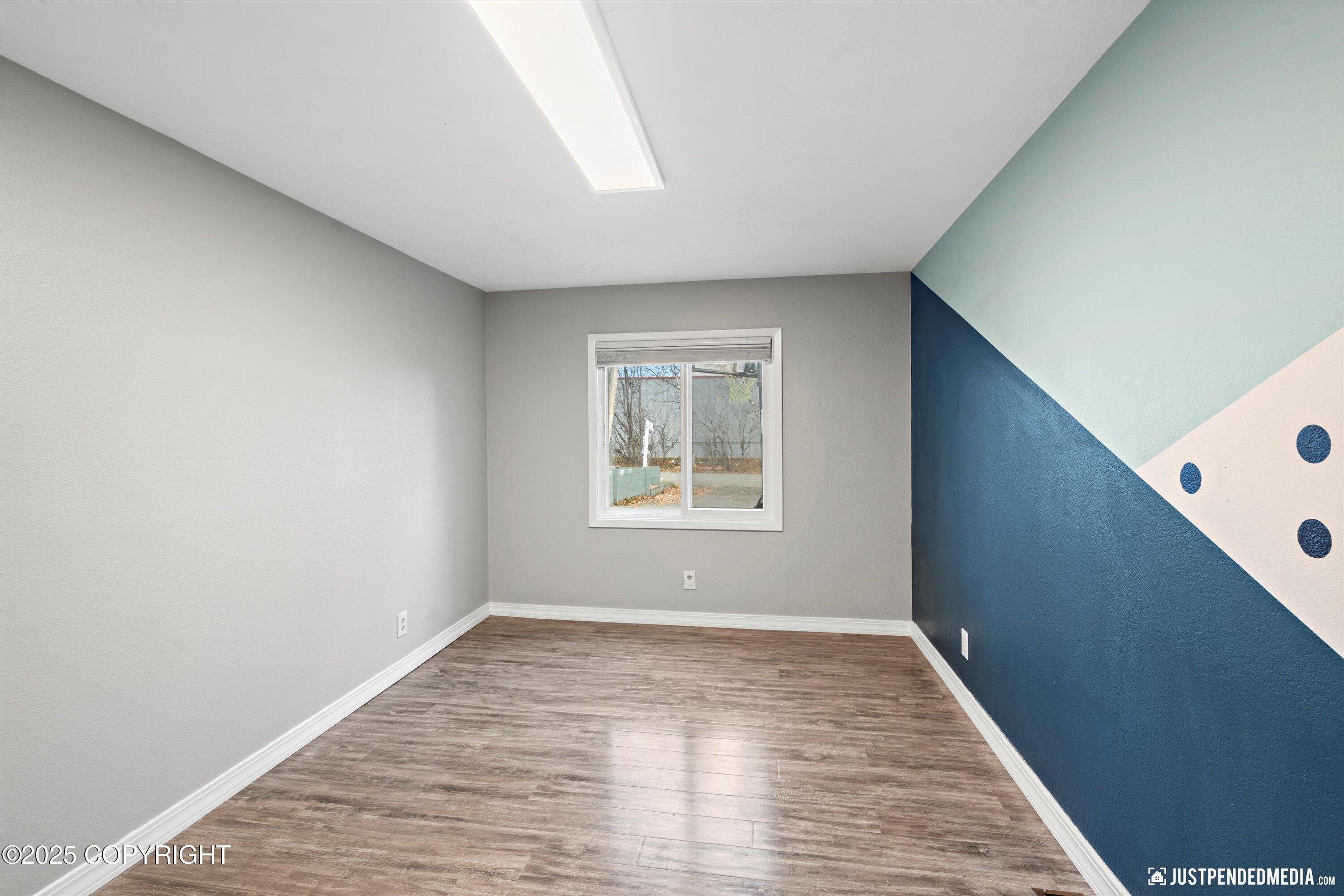 1106 W 54th Avenue