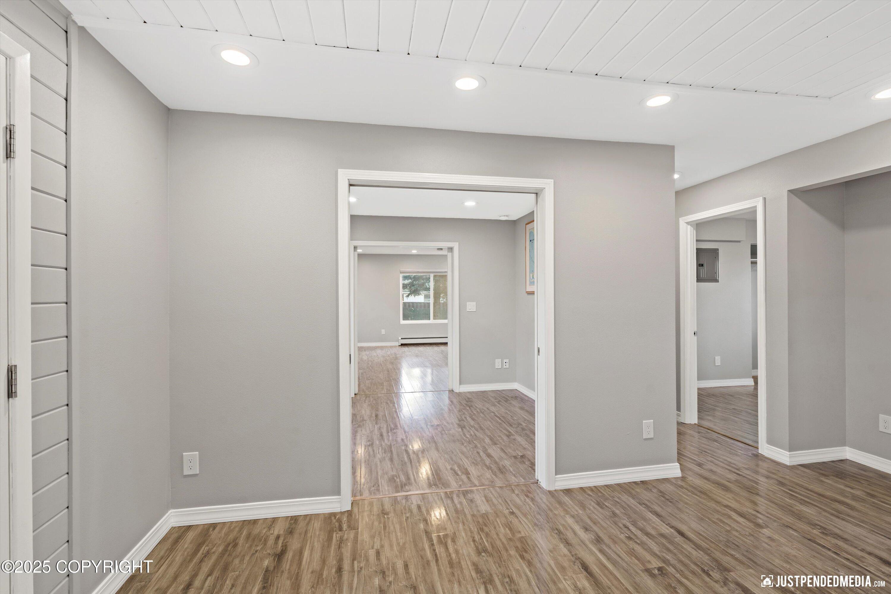 1106 W 54th Avenue
