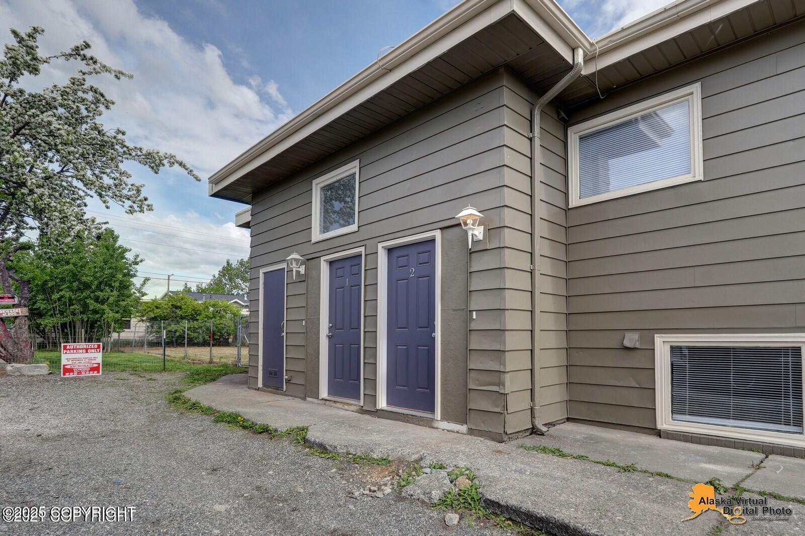 1103 W 30th Avenue