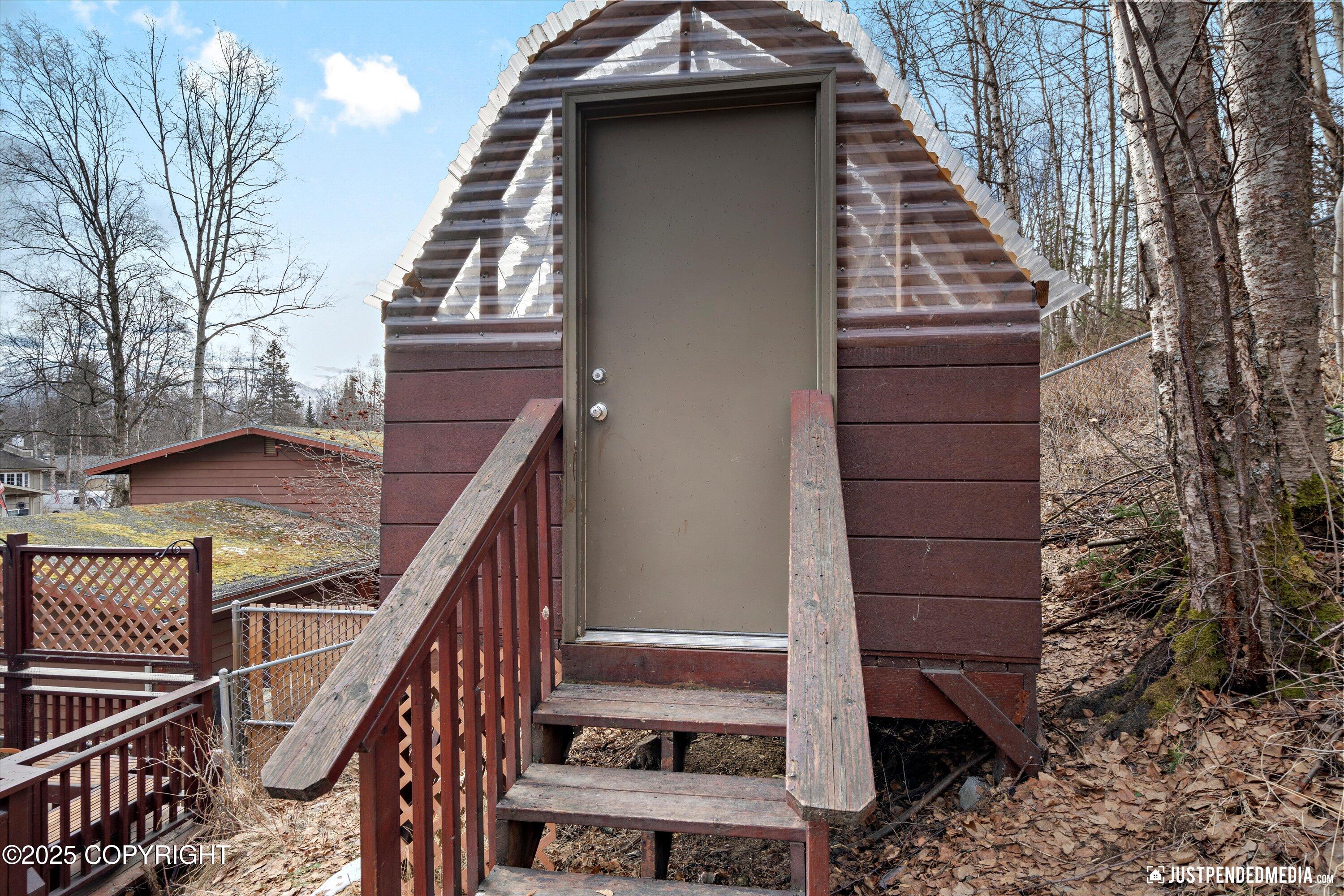 2516 Glenkerry Drive