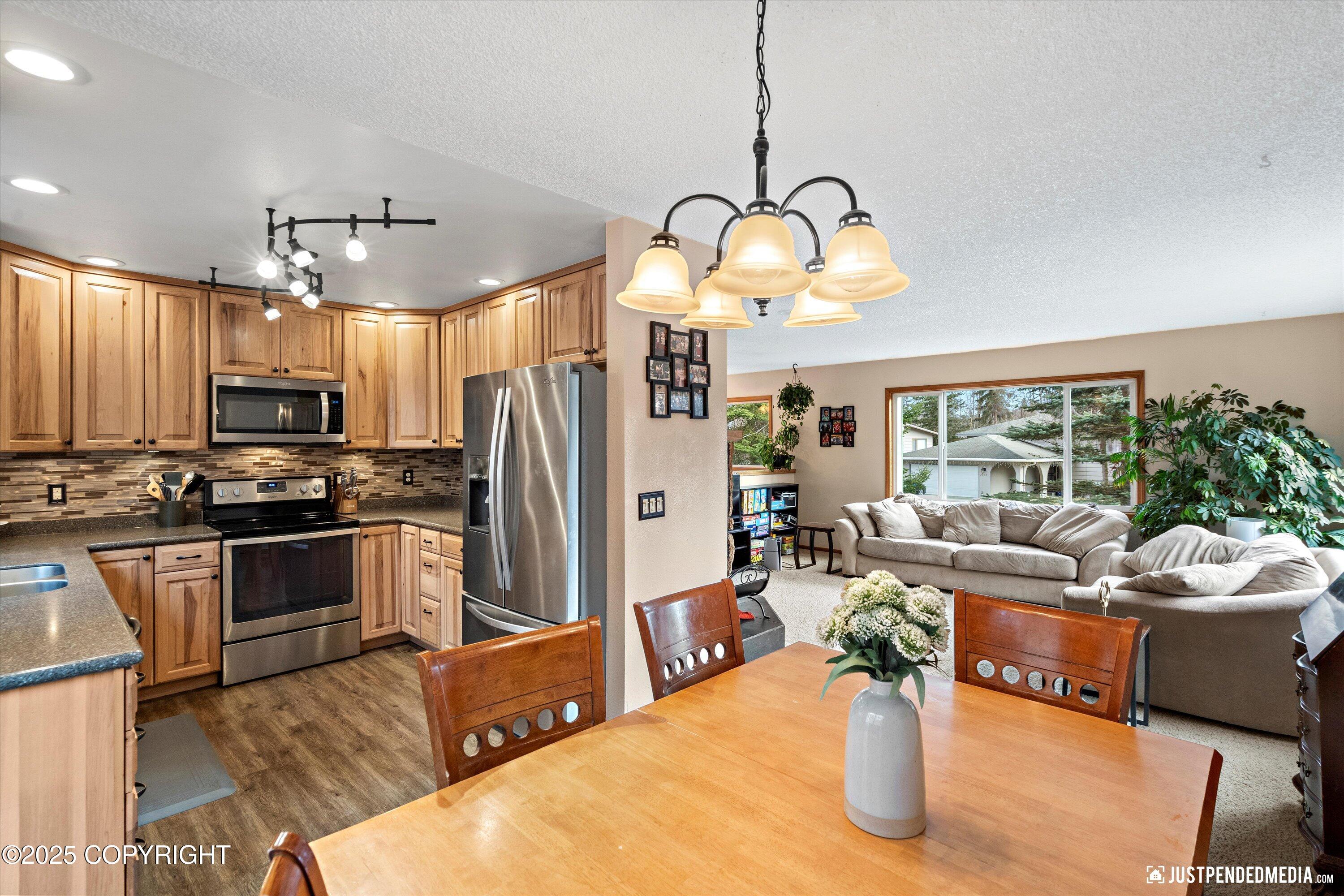 2516 Glenkerry Drive