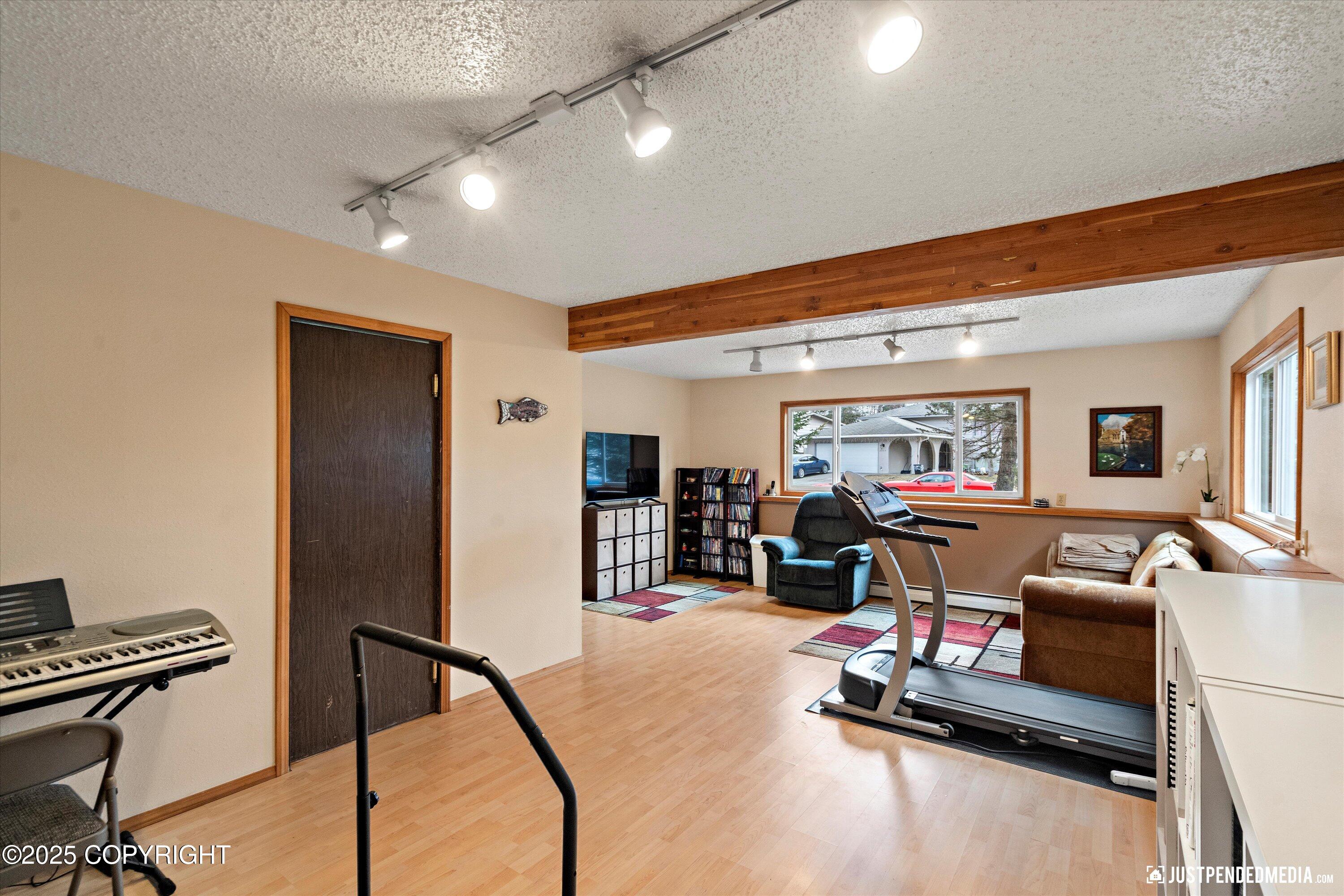 2516 Glenkerry Drive