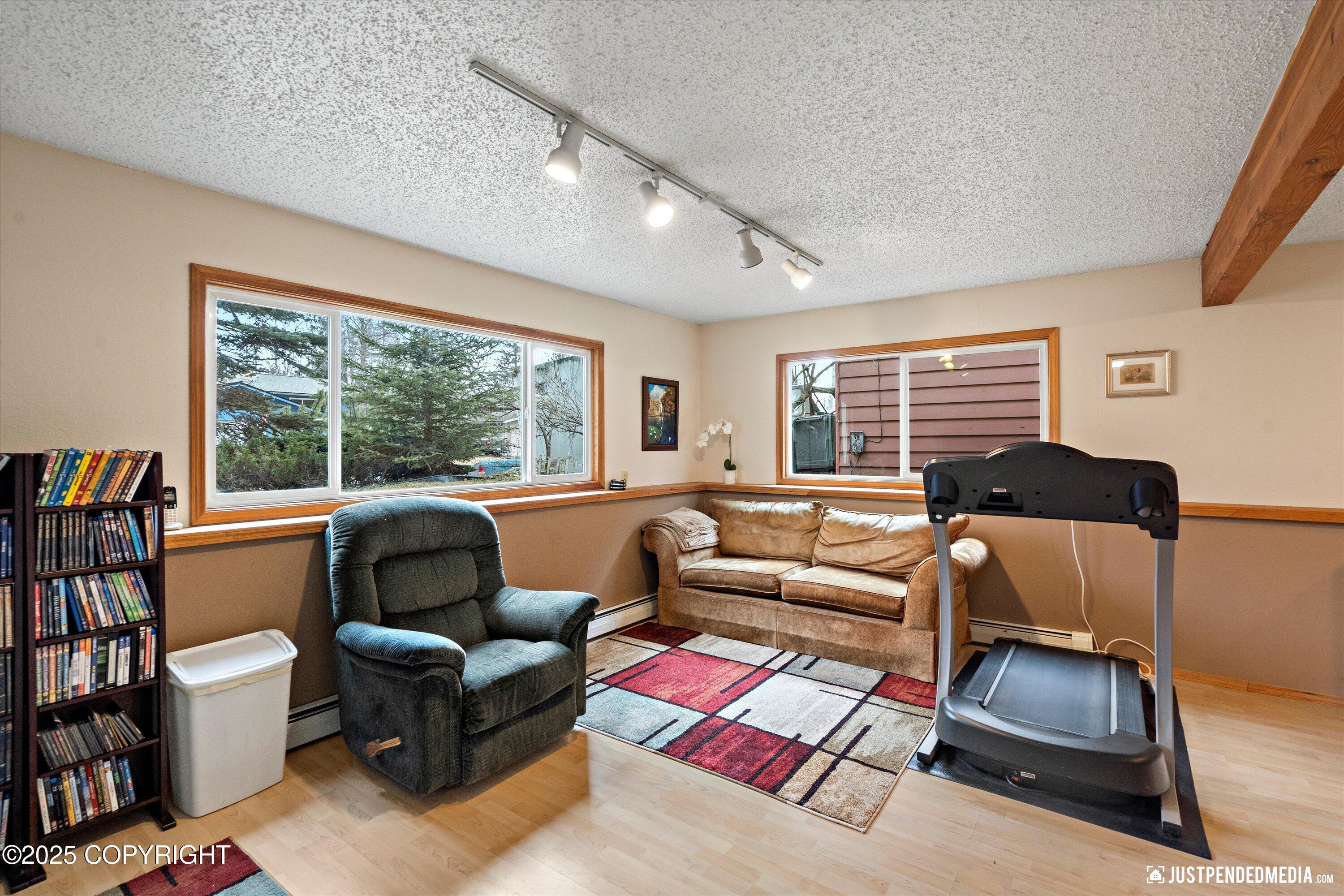 2516 Glenkerry Drive