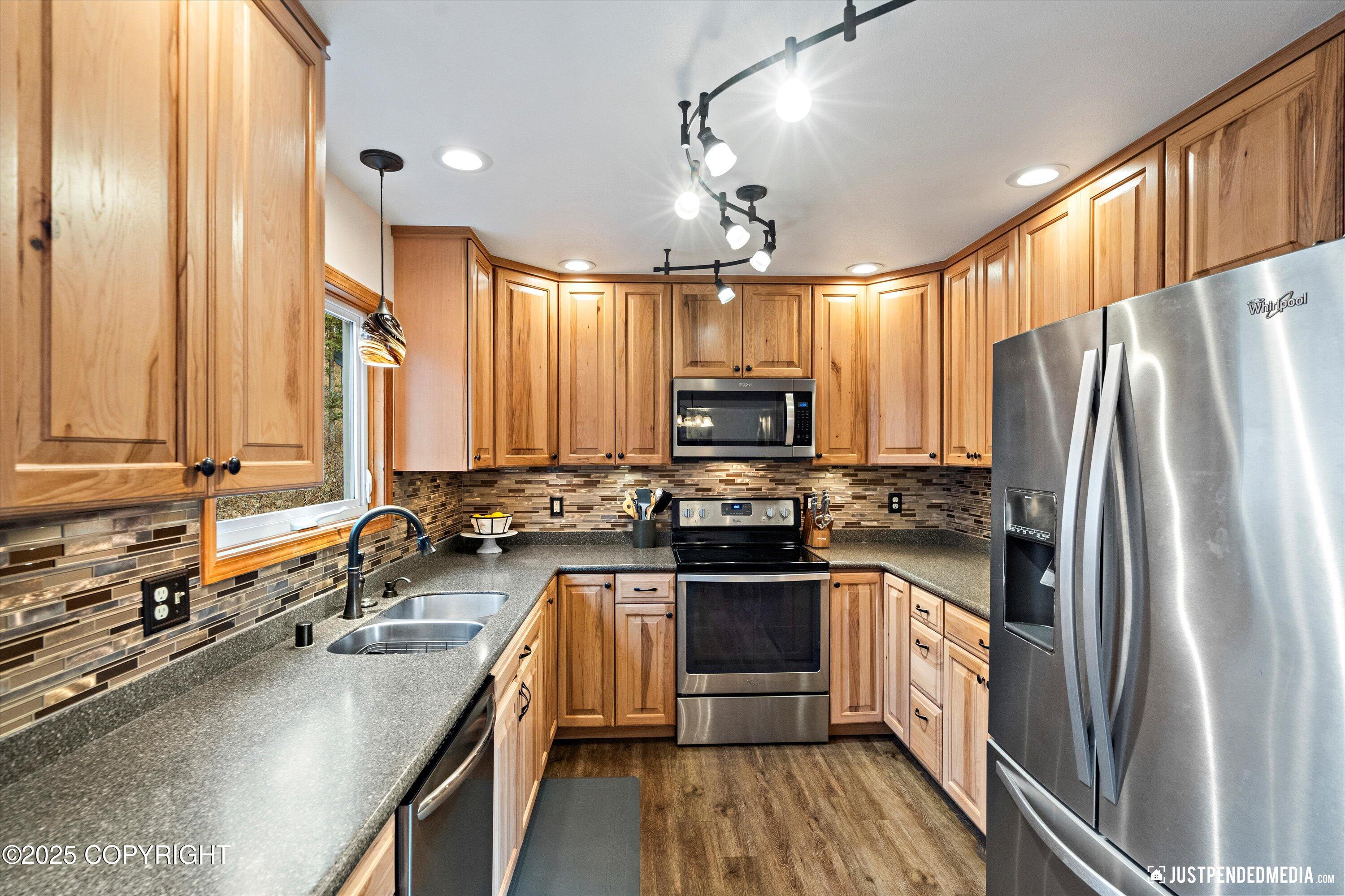 2516 Glenkerry Drive