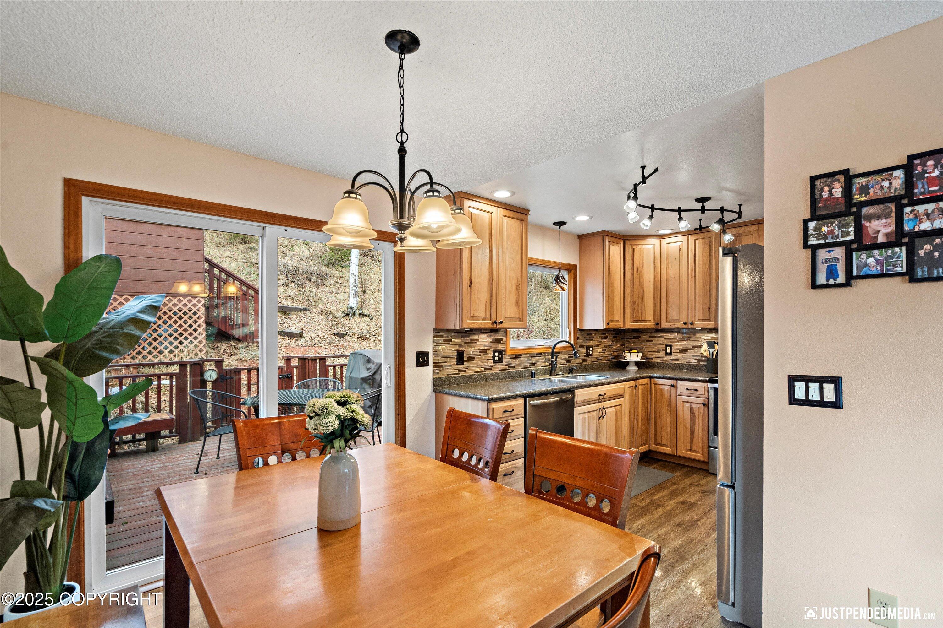 2516 Glenkerry Drive