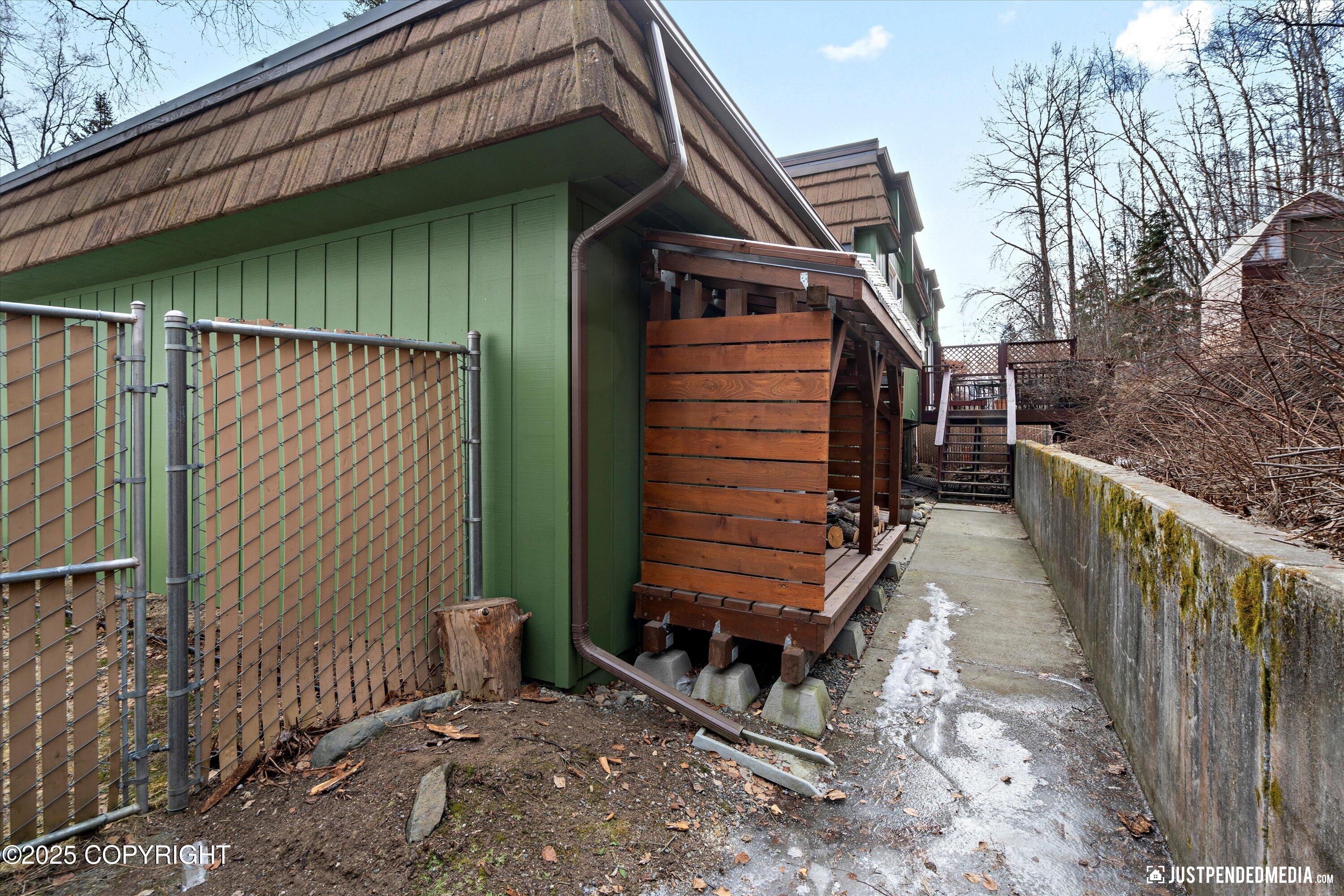 2516 Glenkerry Drive