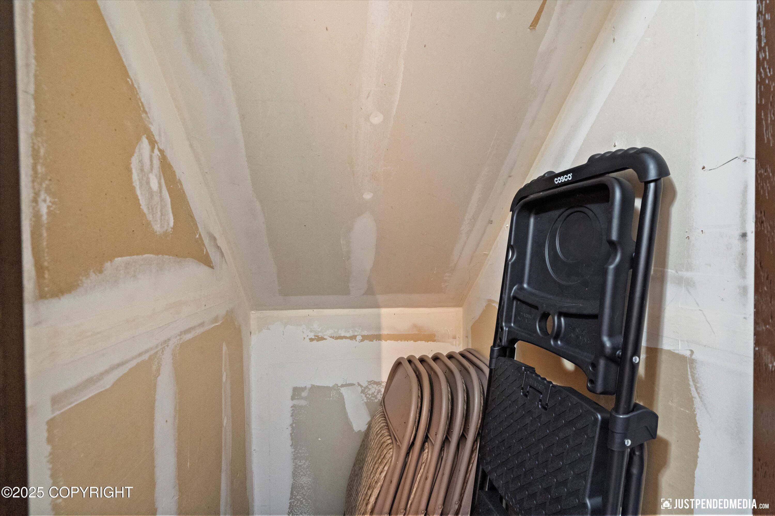 2516 Glenkerry Drive