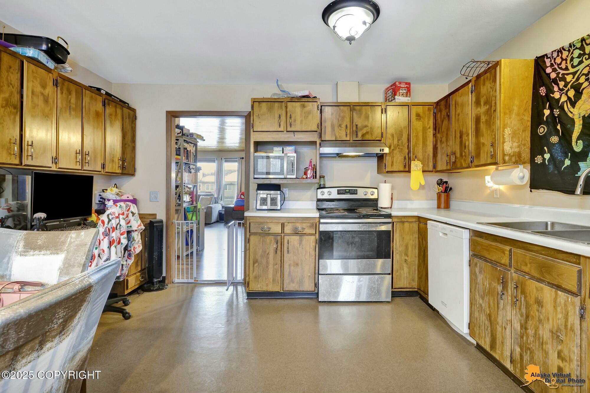 2521 Curlew Circle