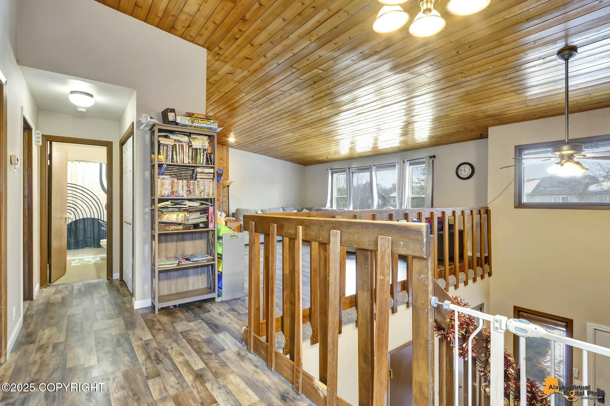 2521 Curlew Circle