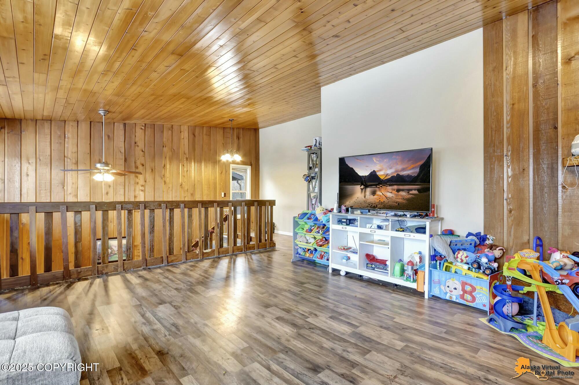 2521 Curlew Circle