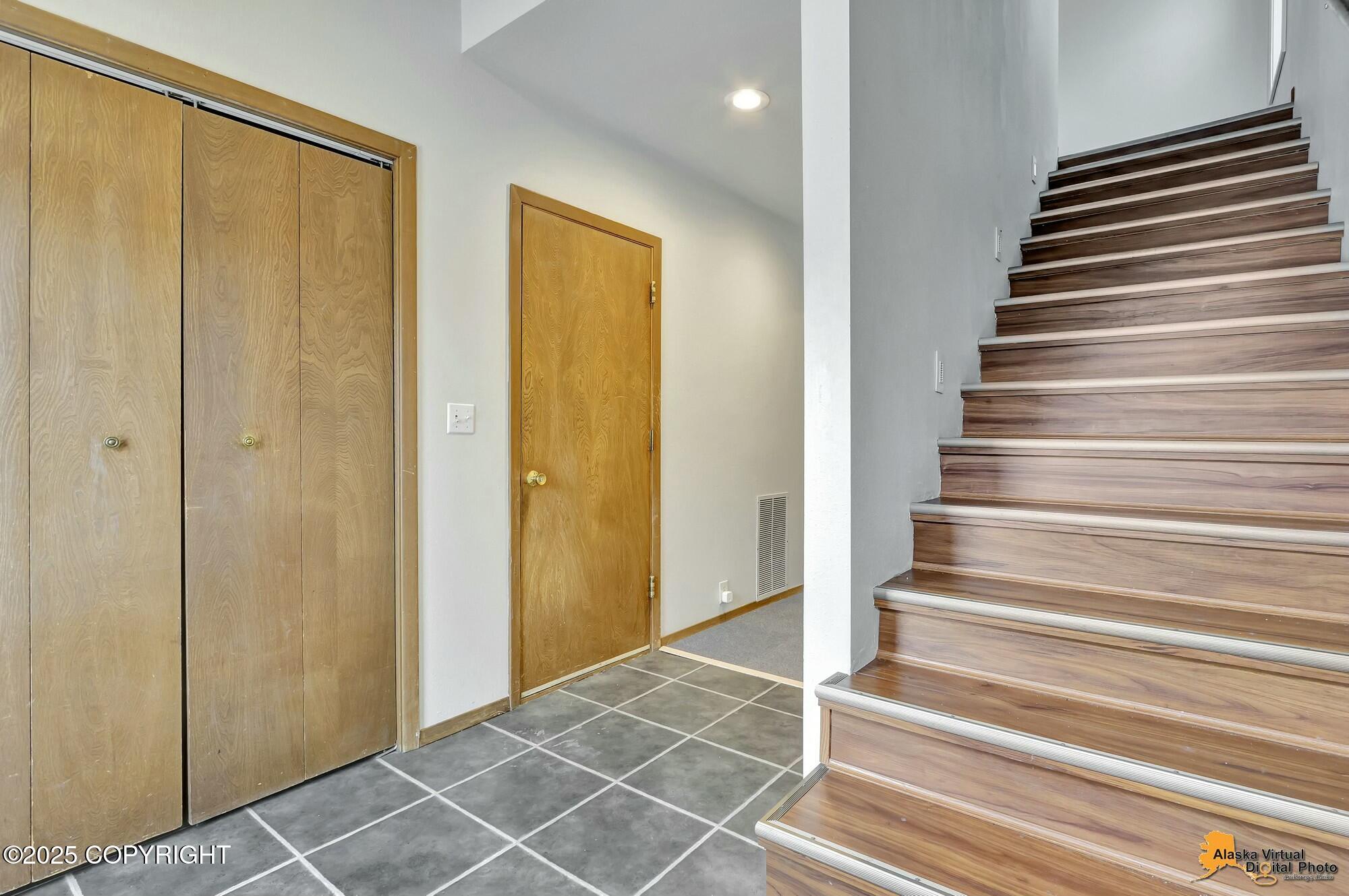 2521 Curlew Circle