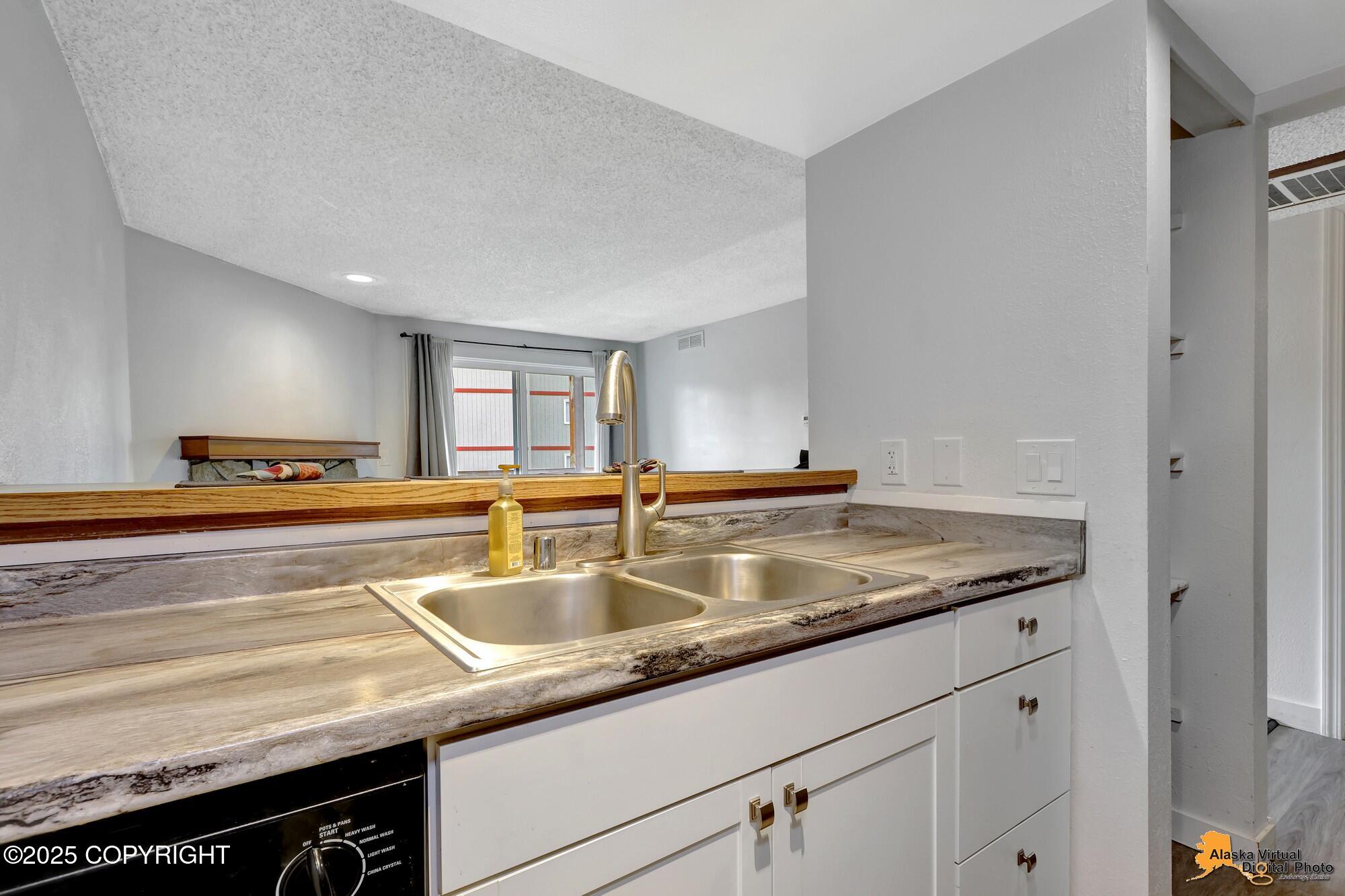 9625 Independence Drive # 101 Unit: #C-101