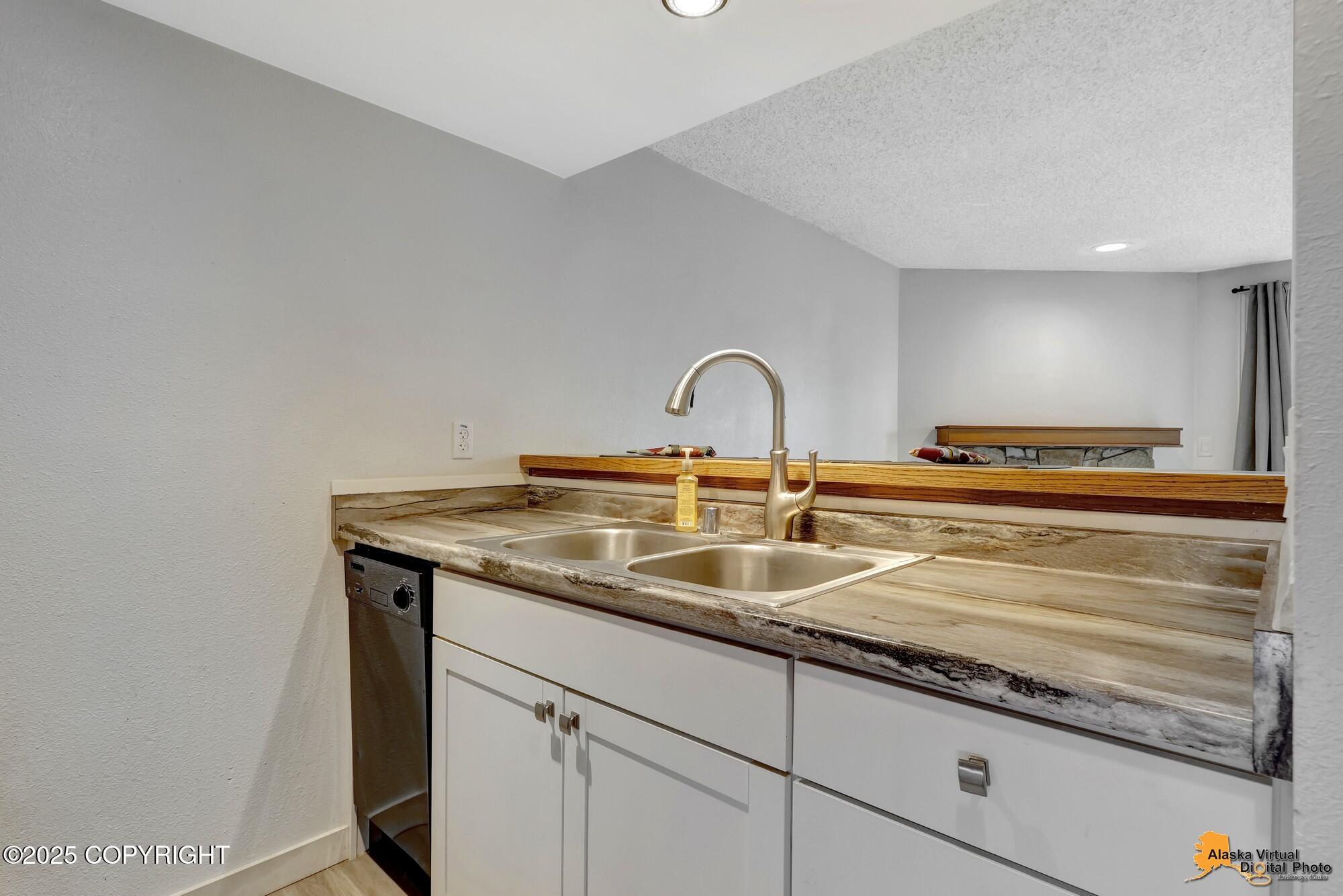 9625 Independence Drive # 101 Unit: #C-101