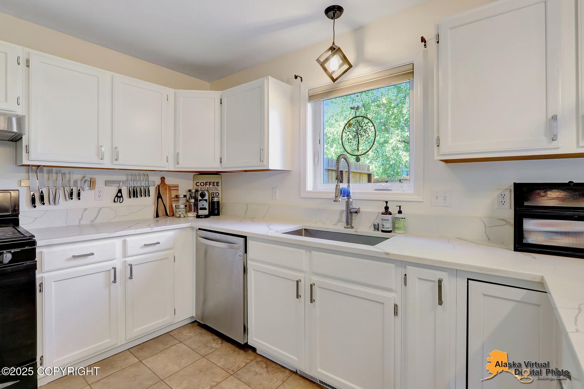 2942 Kingfisher Drive