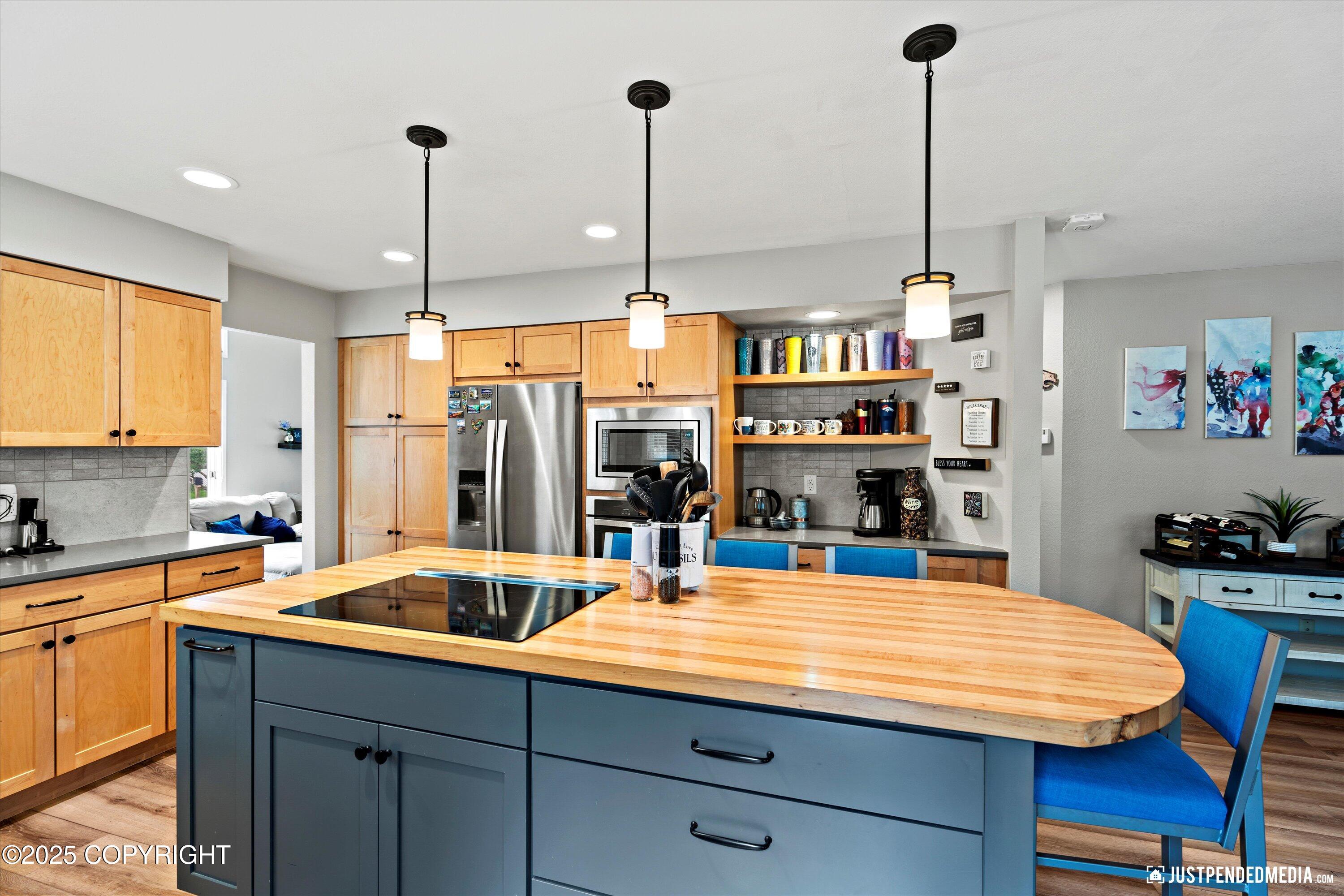 3671 Spinnaker Drive