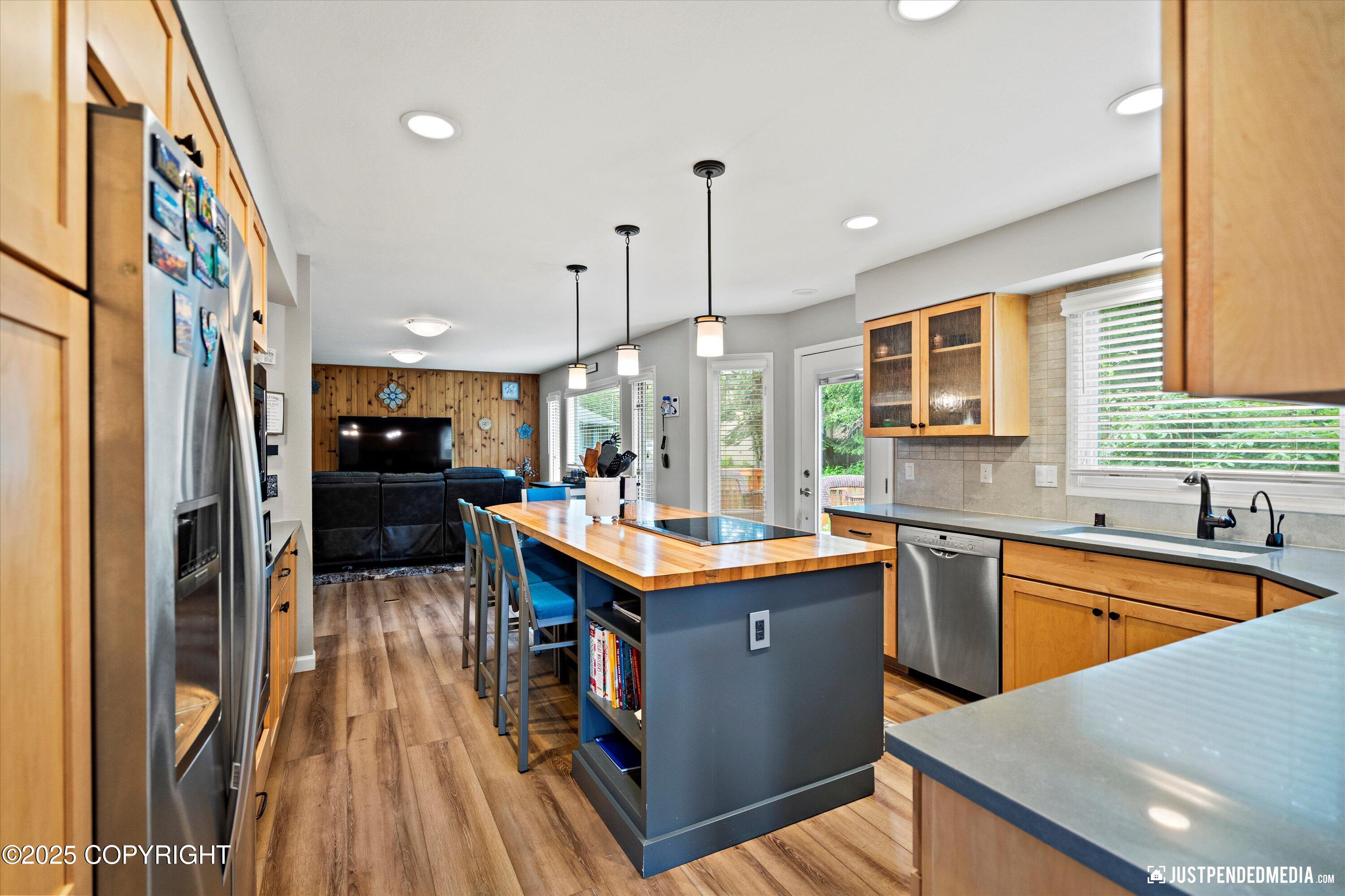 3671 Spinnaker Drive