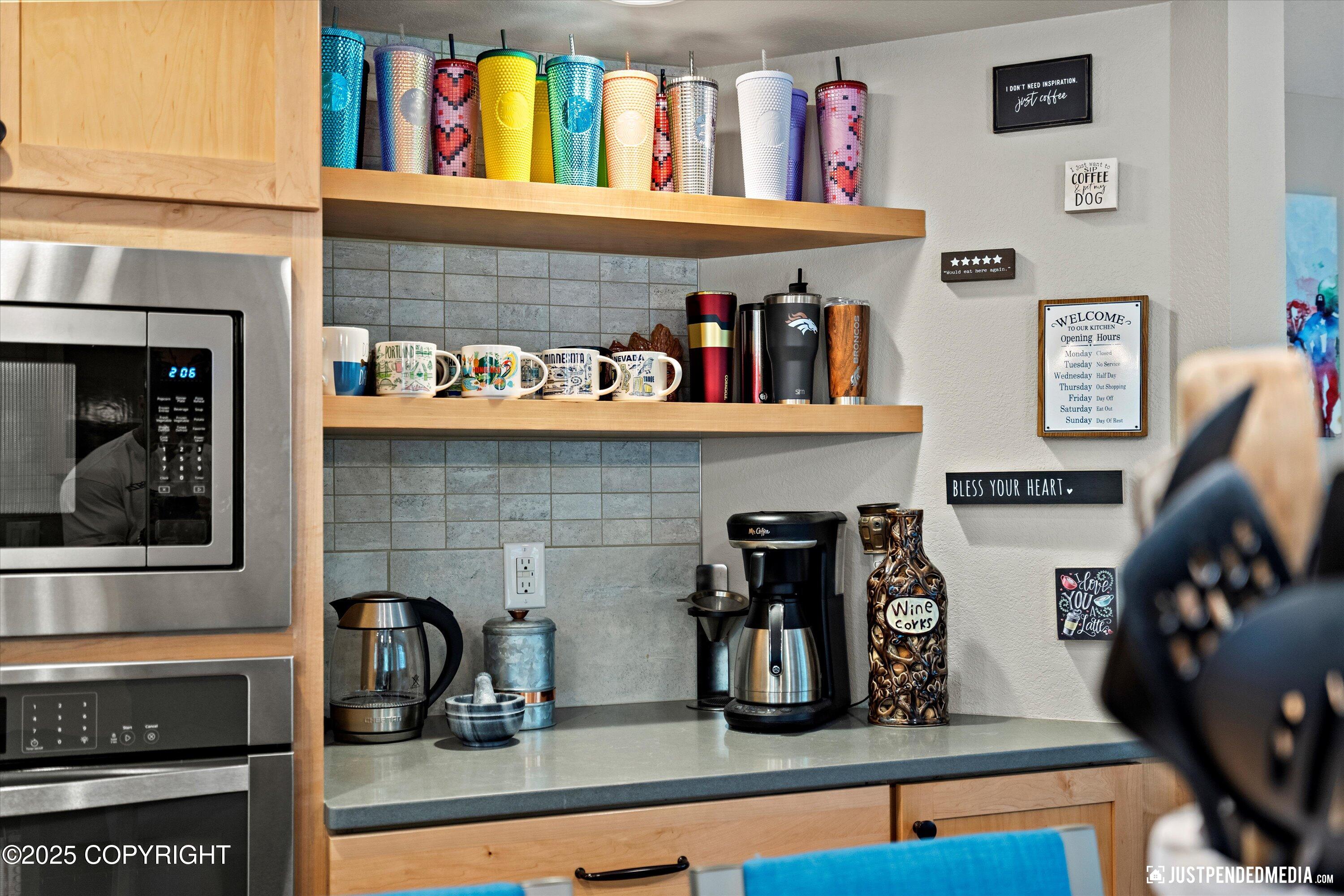 3671 Spinnaker Drive