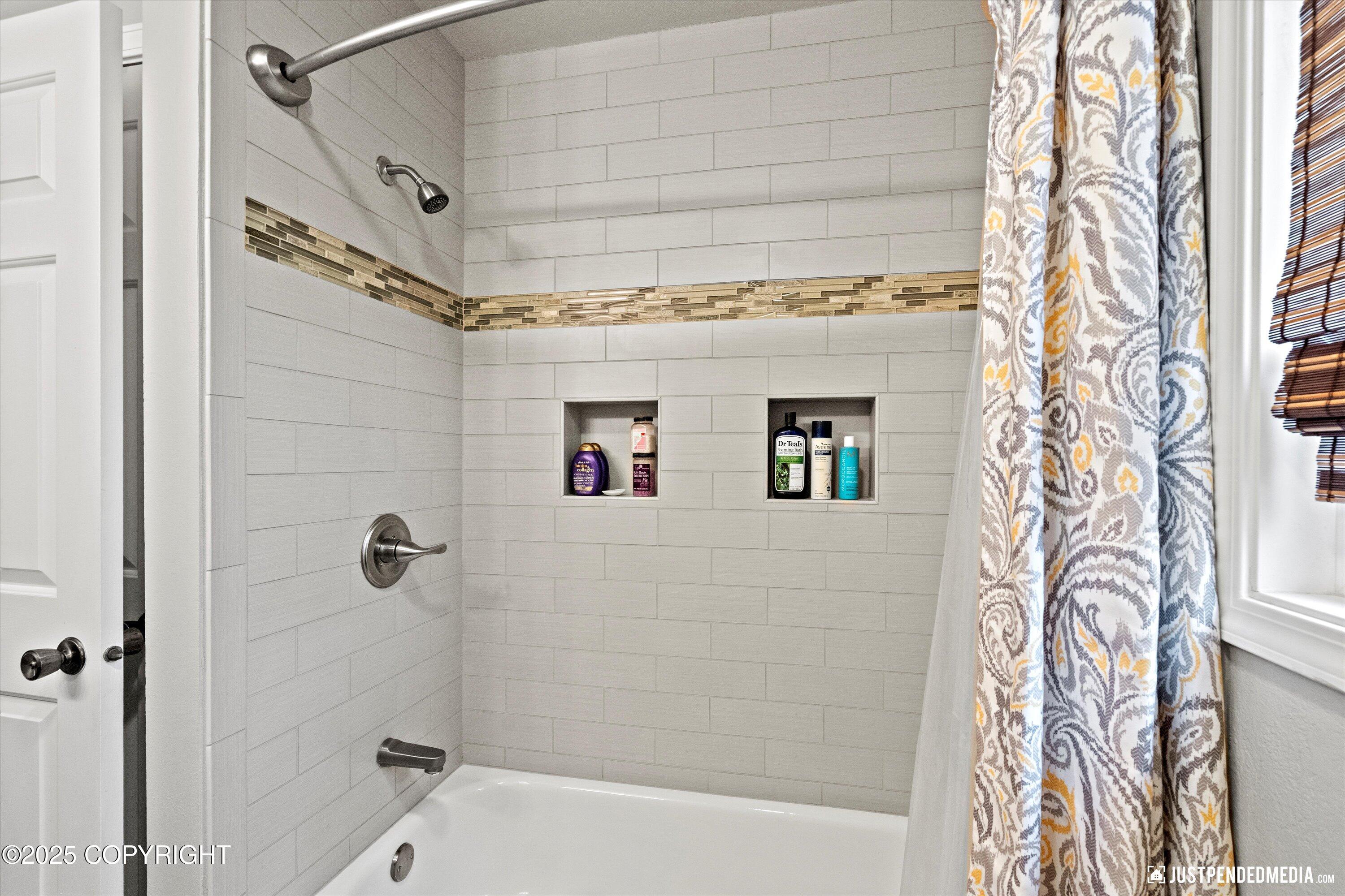 3671 Spinnaker Drive