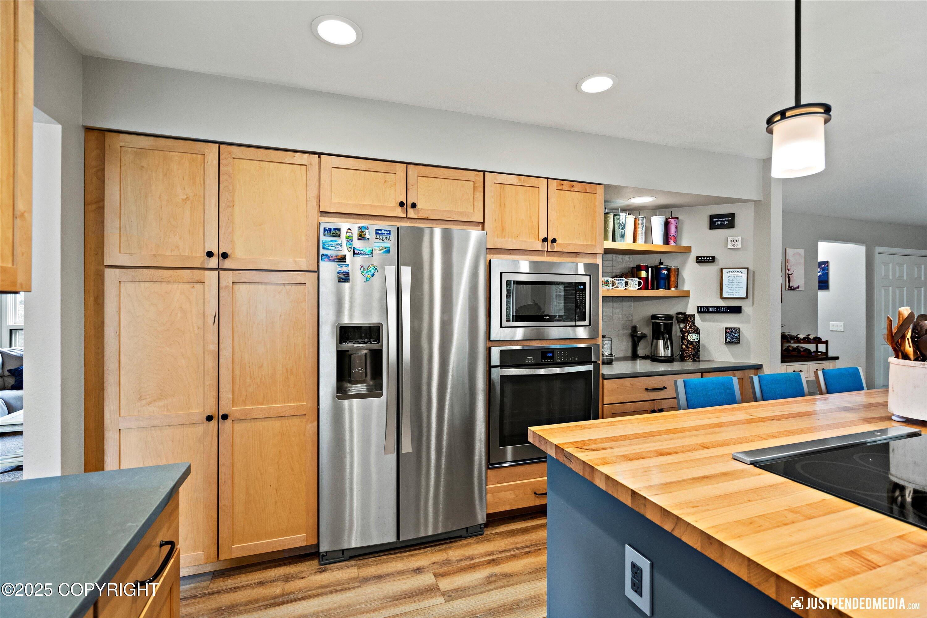 3671 Spinnaker Drive