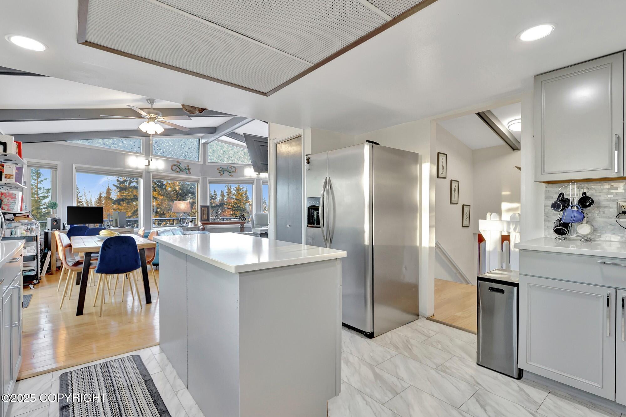 6750 Round Tree Drive