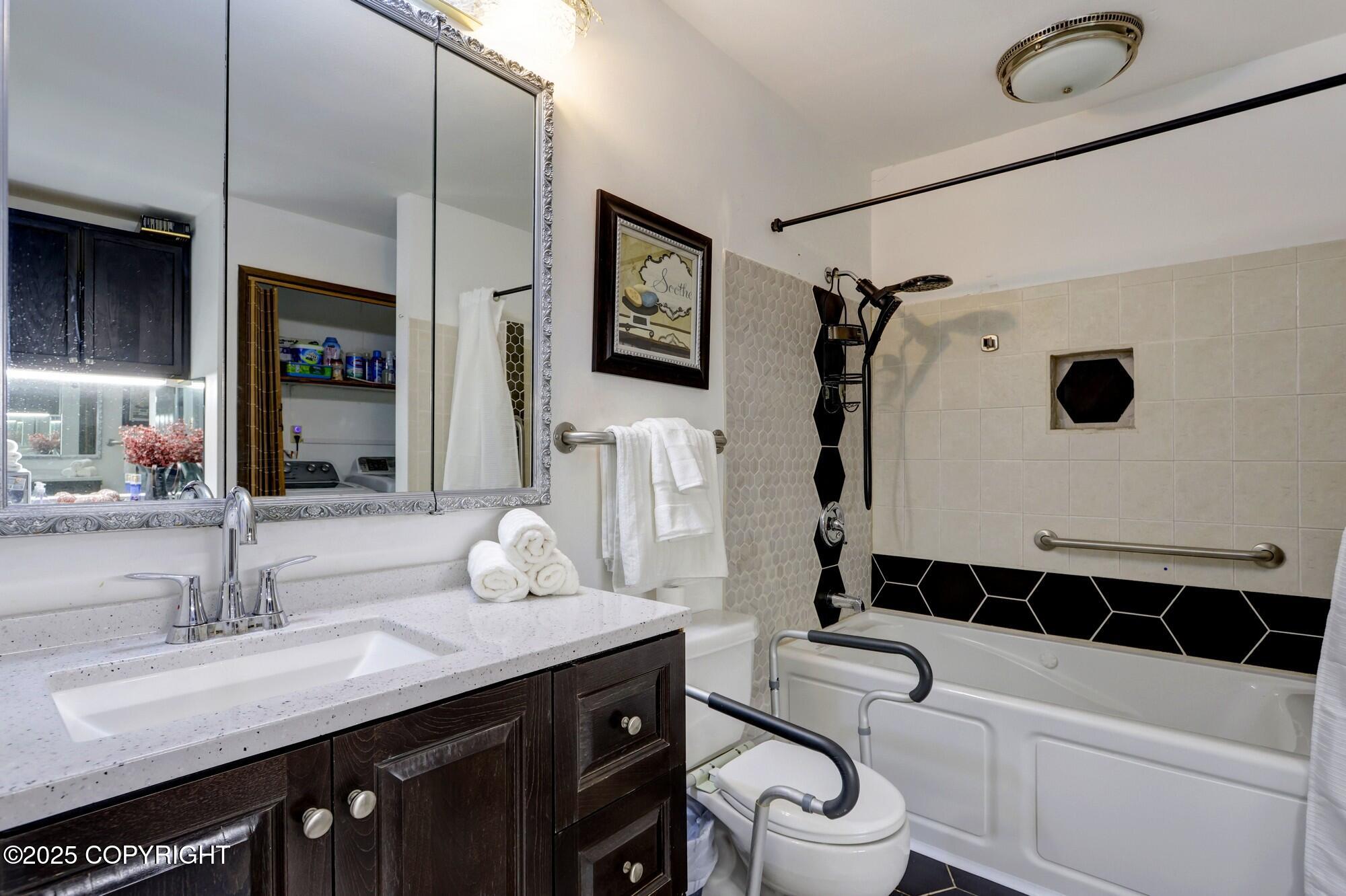 6750 Round Tree Drive