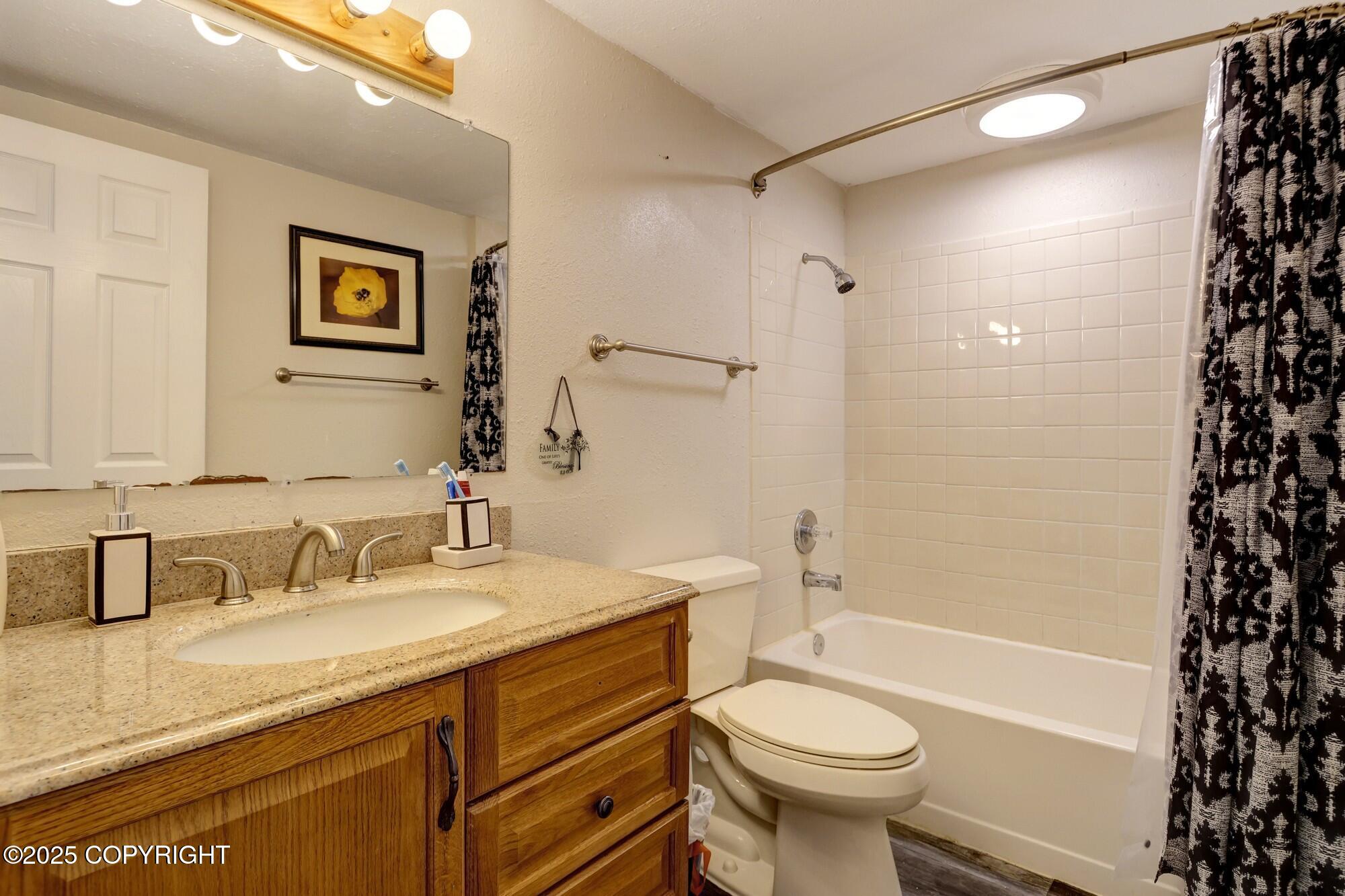 6750 Round Tree Drive