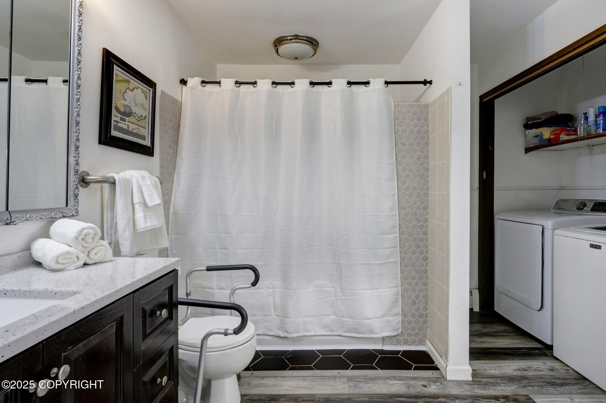 6750 Round Tree Drive