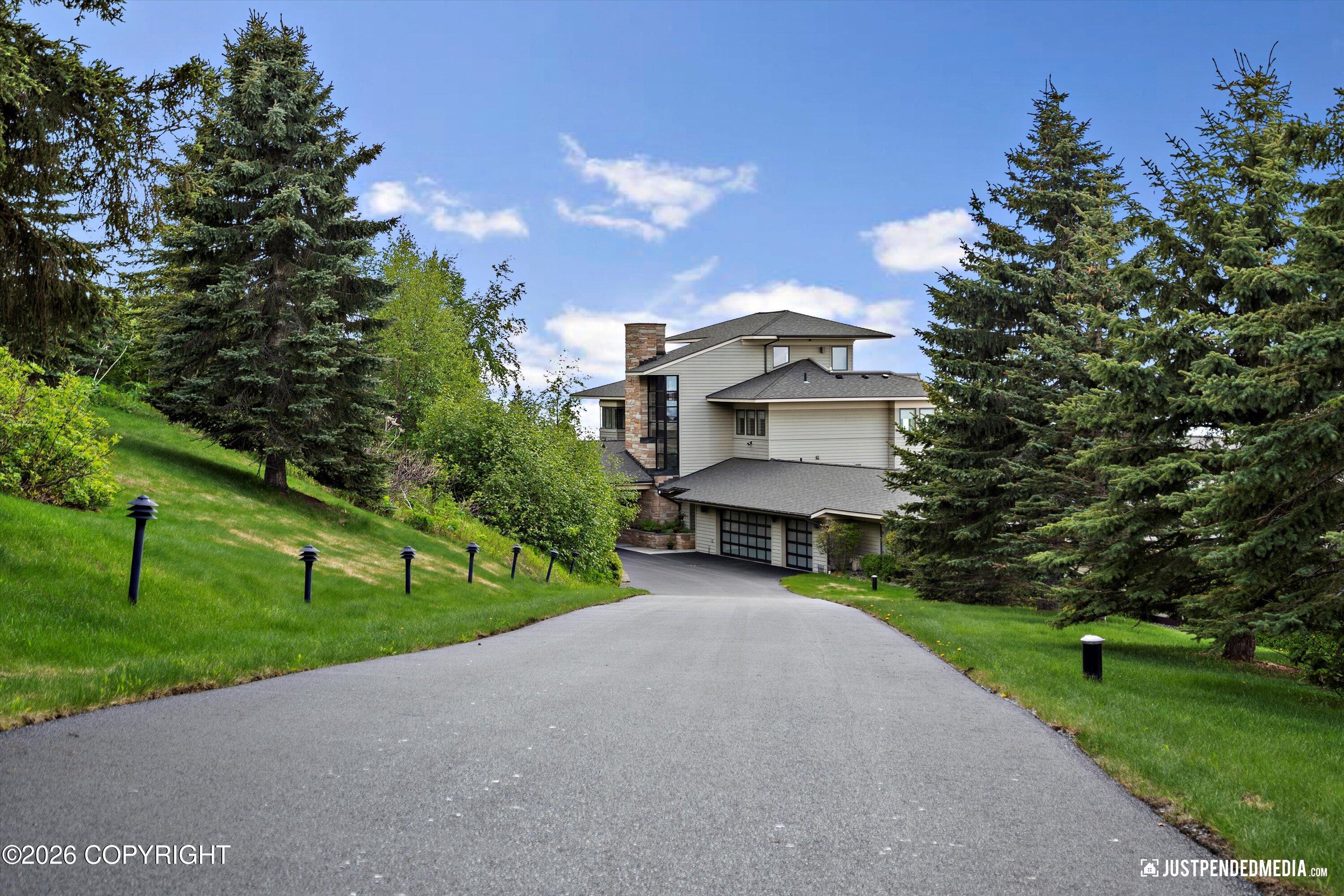 9900 Hillhaven Circle