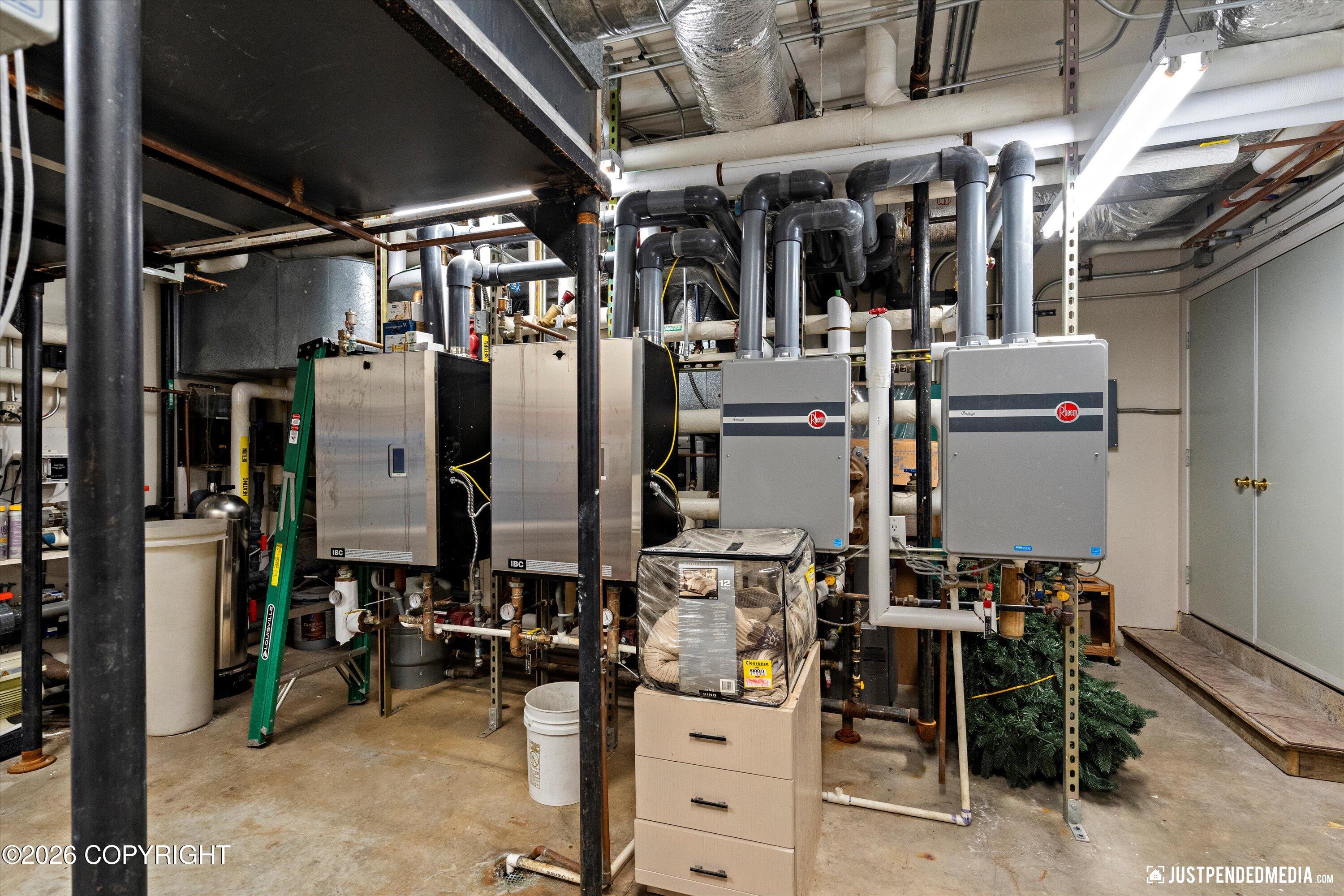 9900 Hillhaven Circle