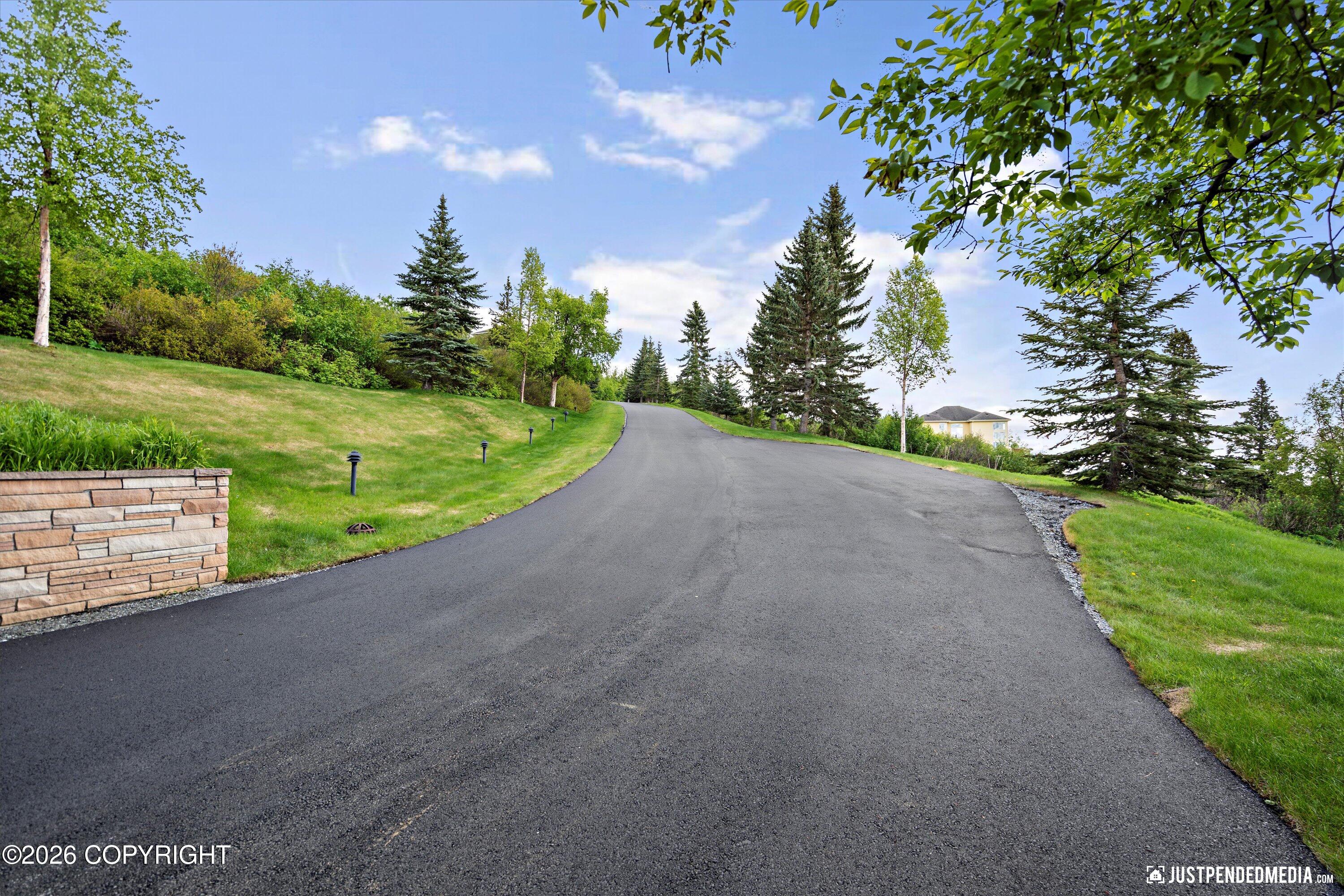 9900 Hillhaven Circle