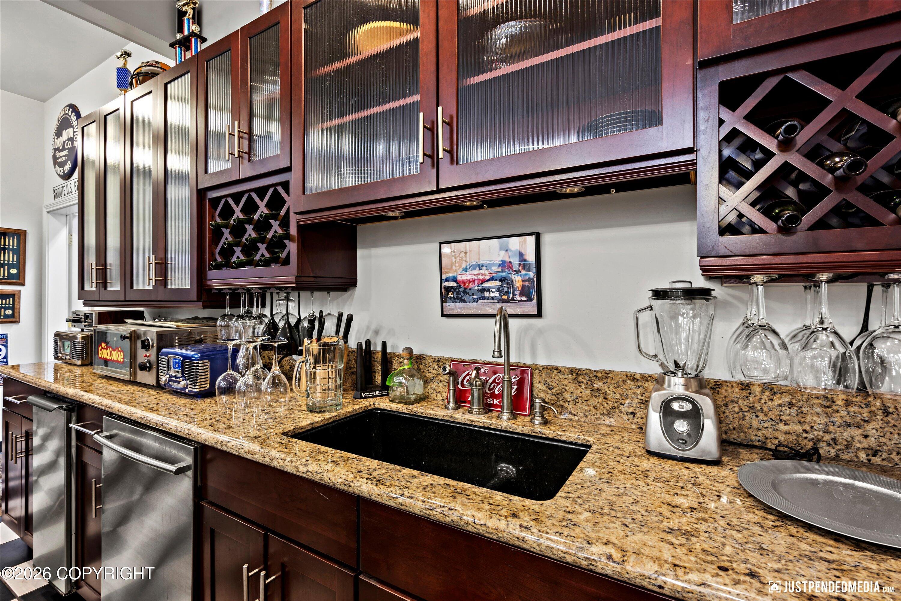 9900 Hillhaven Circle