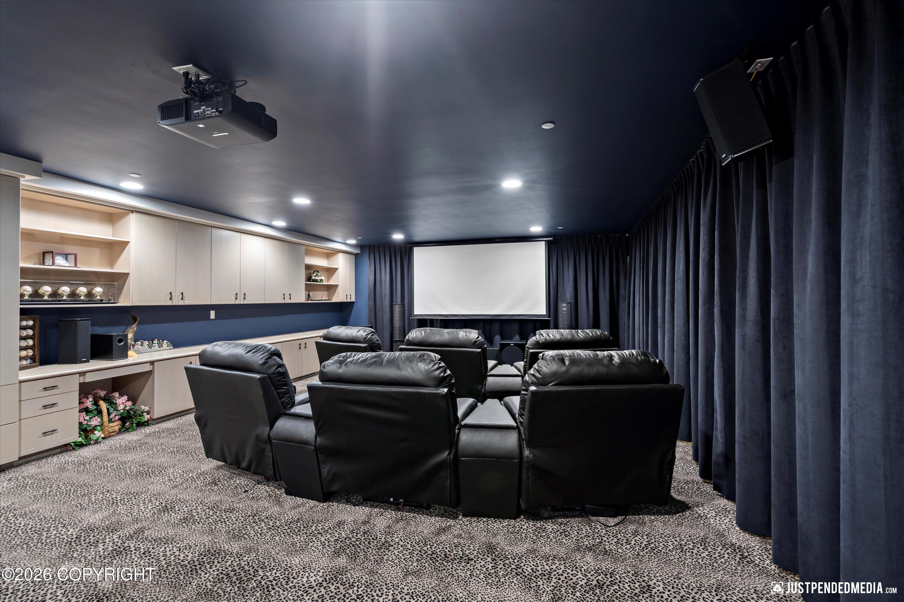 9900 Hillhaven Circle