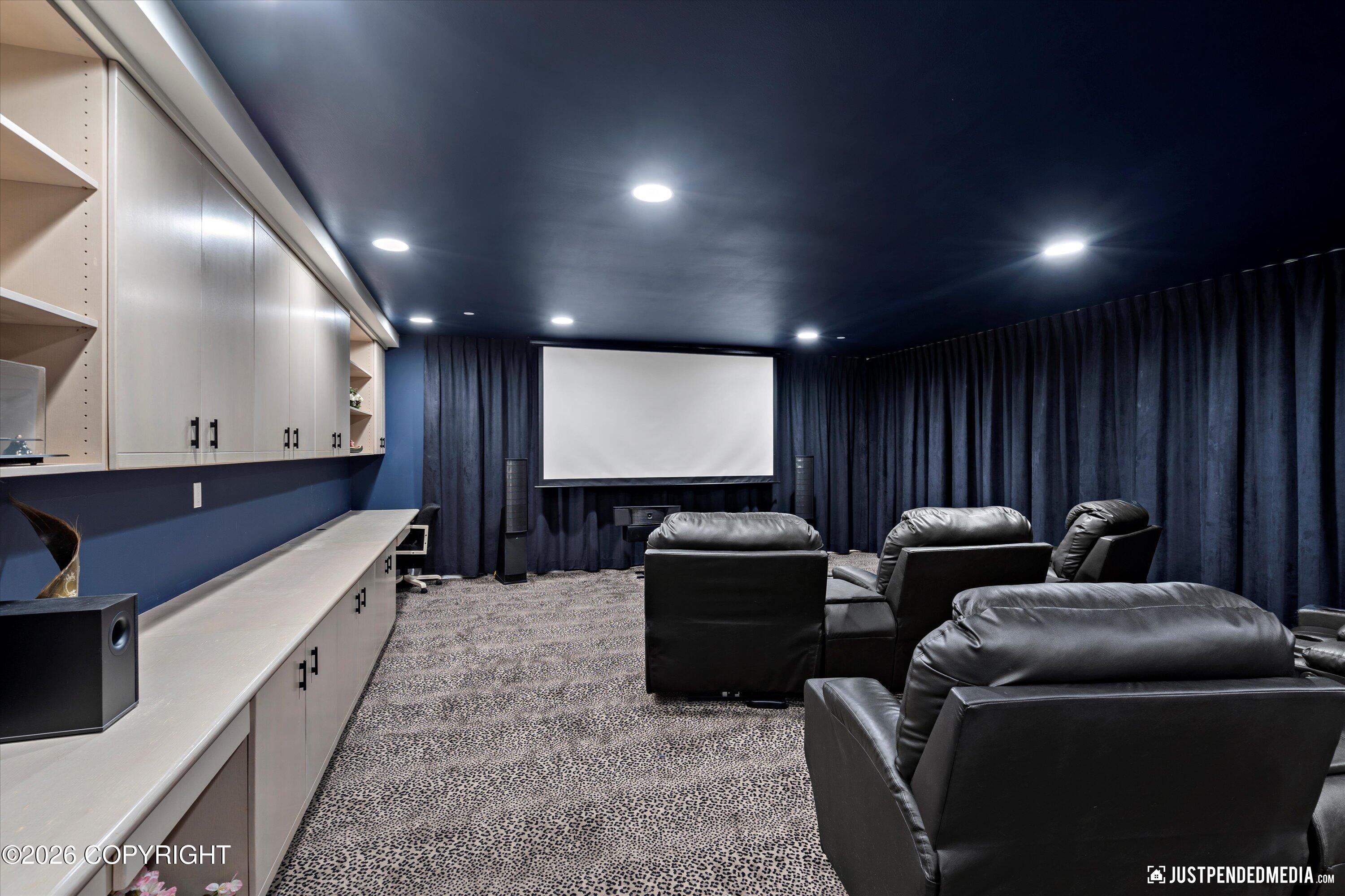 9900 Hillhaven Circle