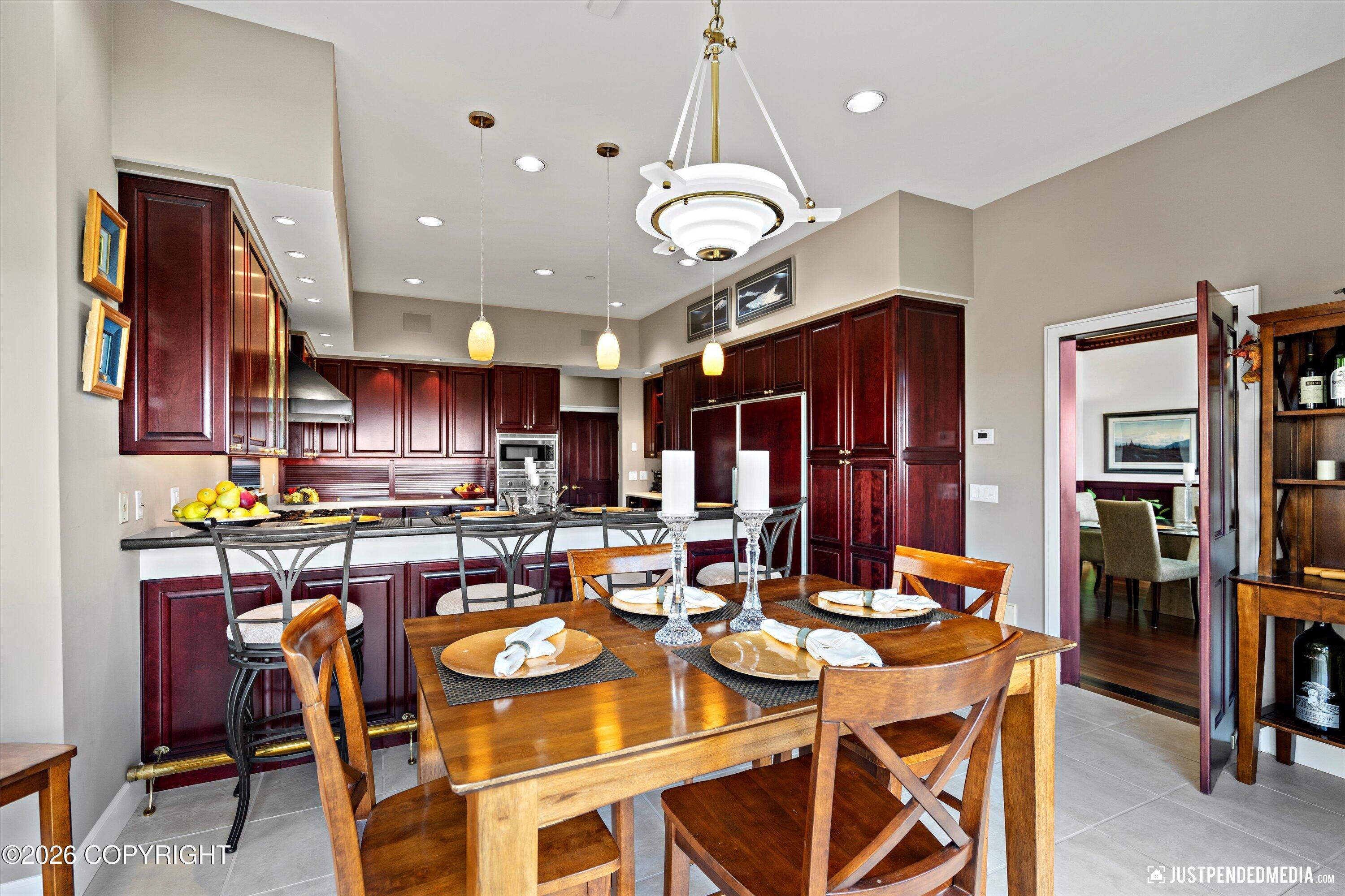 9900 Hillhaven Circle