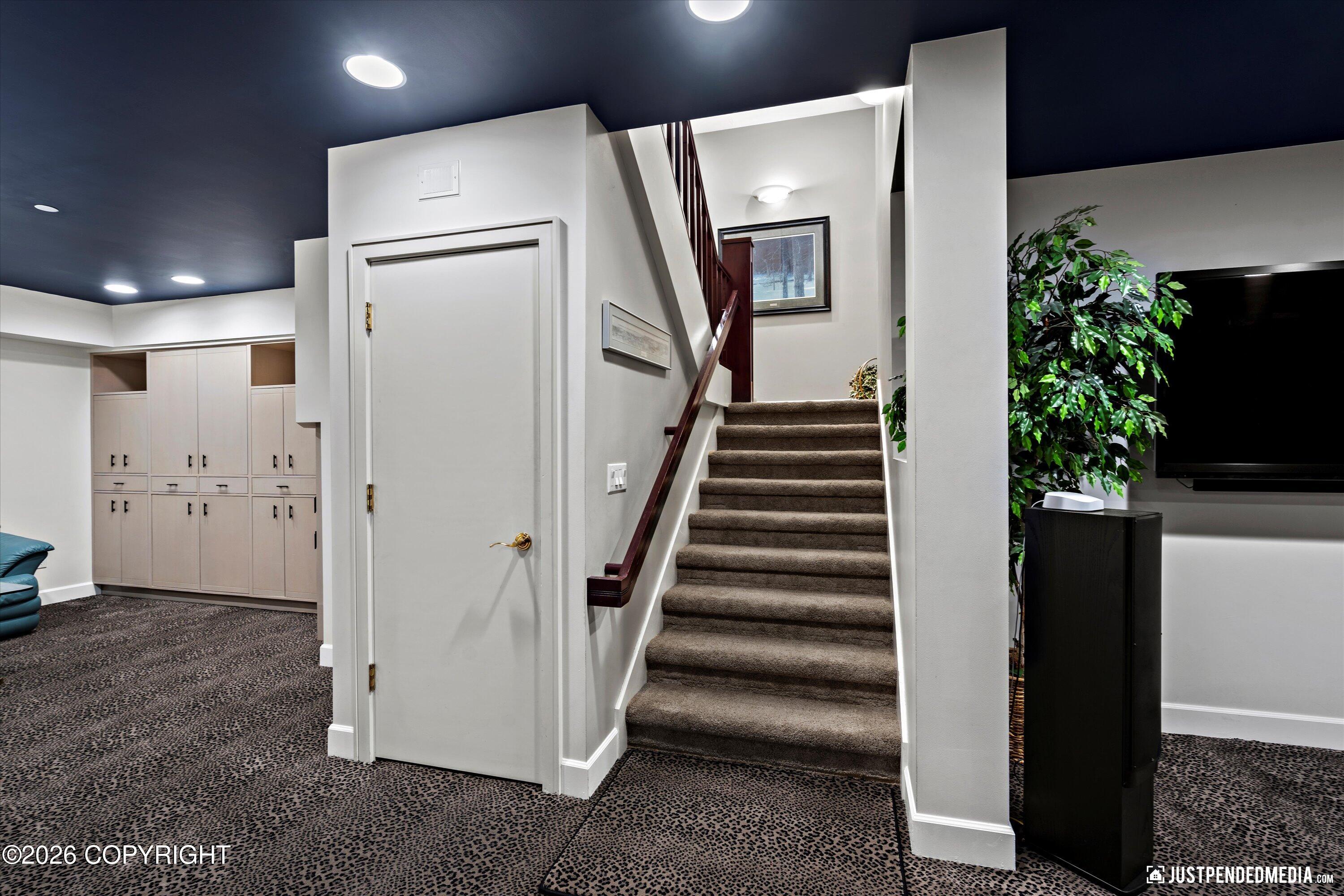 9900 Hillhaven Circle