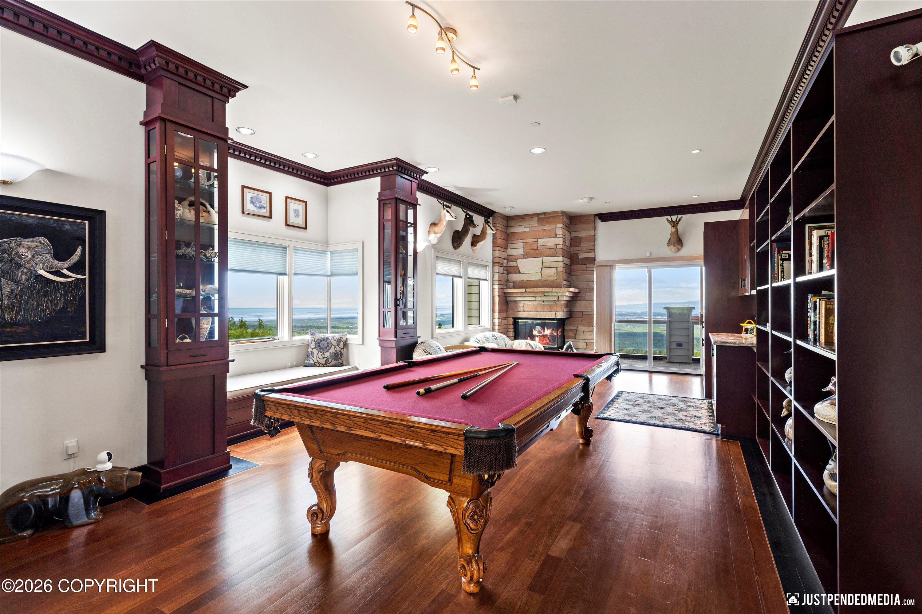 9900 Hillhaven Circle